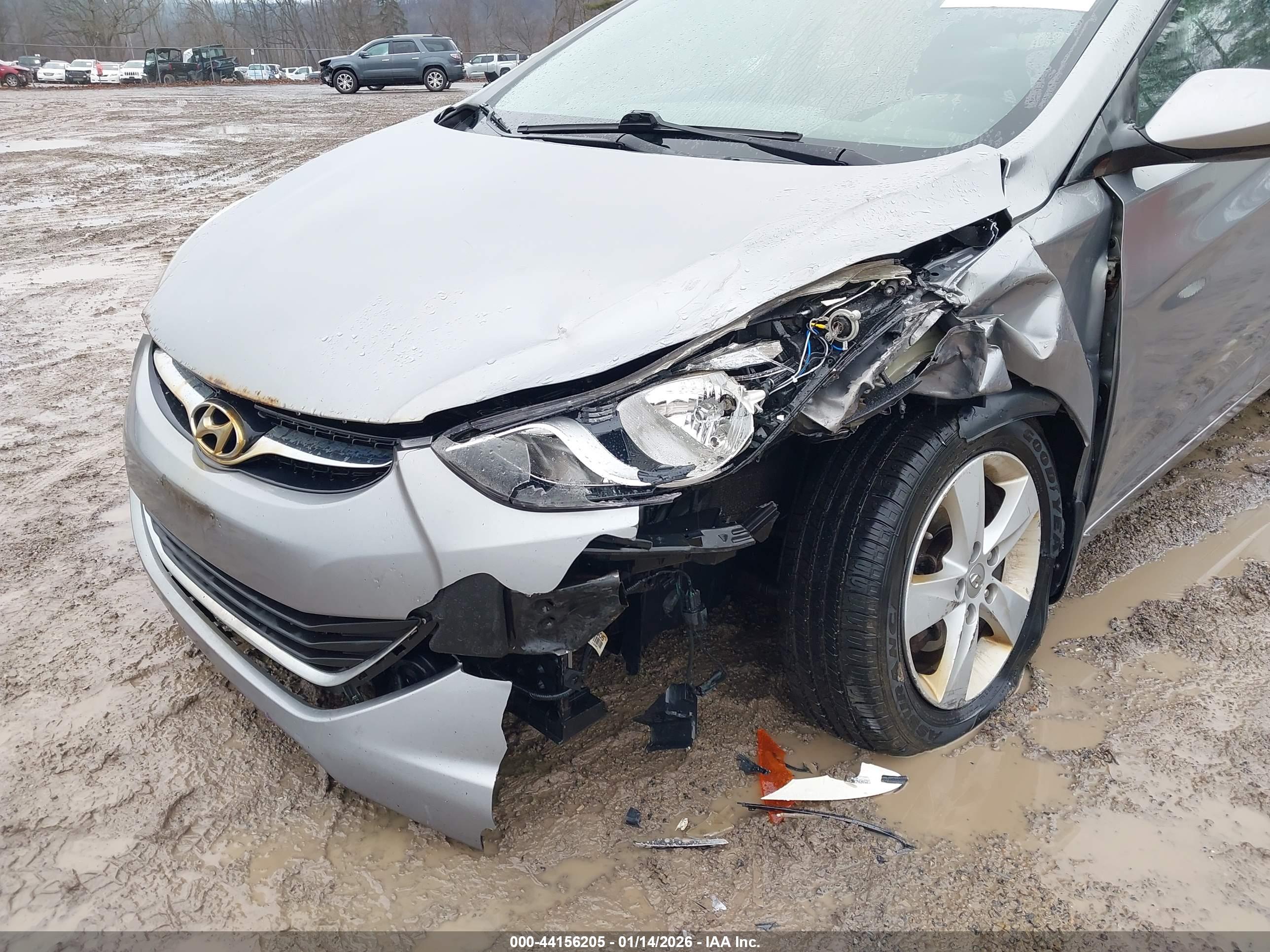 HYUNDAI ELANTRA image 6
