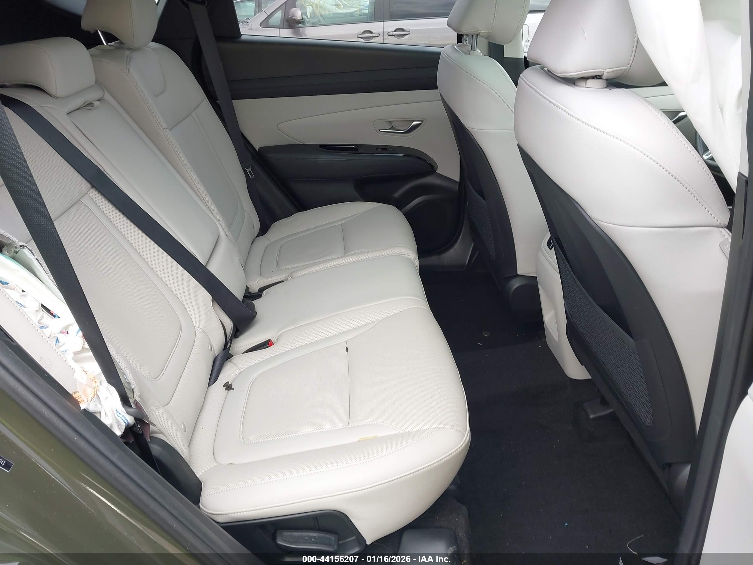 HYUNDAI TUCSON image 8
