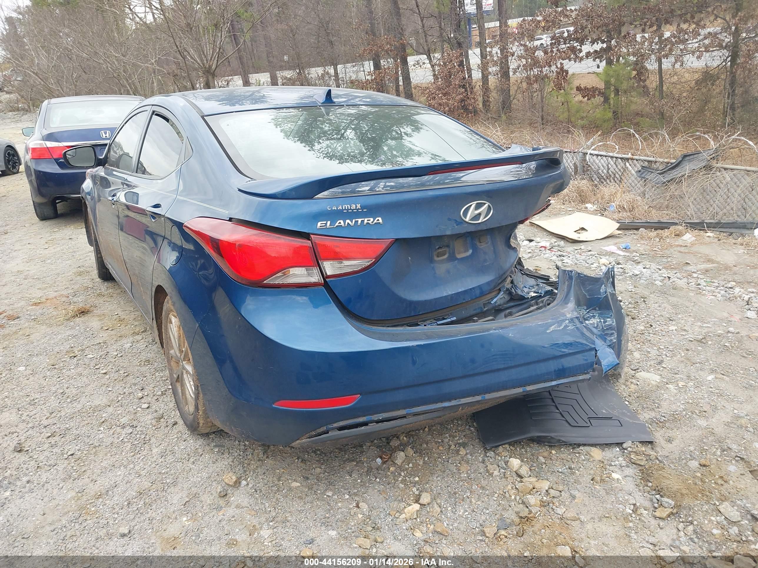 HYUNDAI ELANTRA image 3