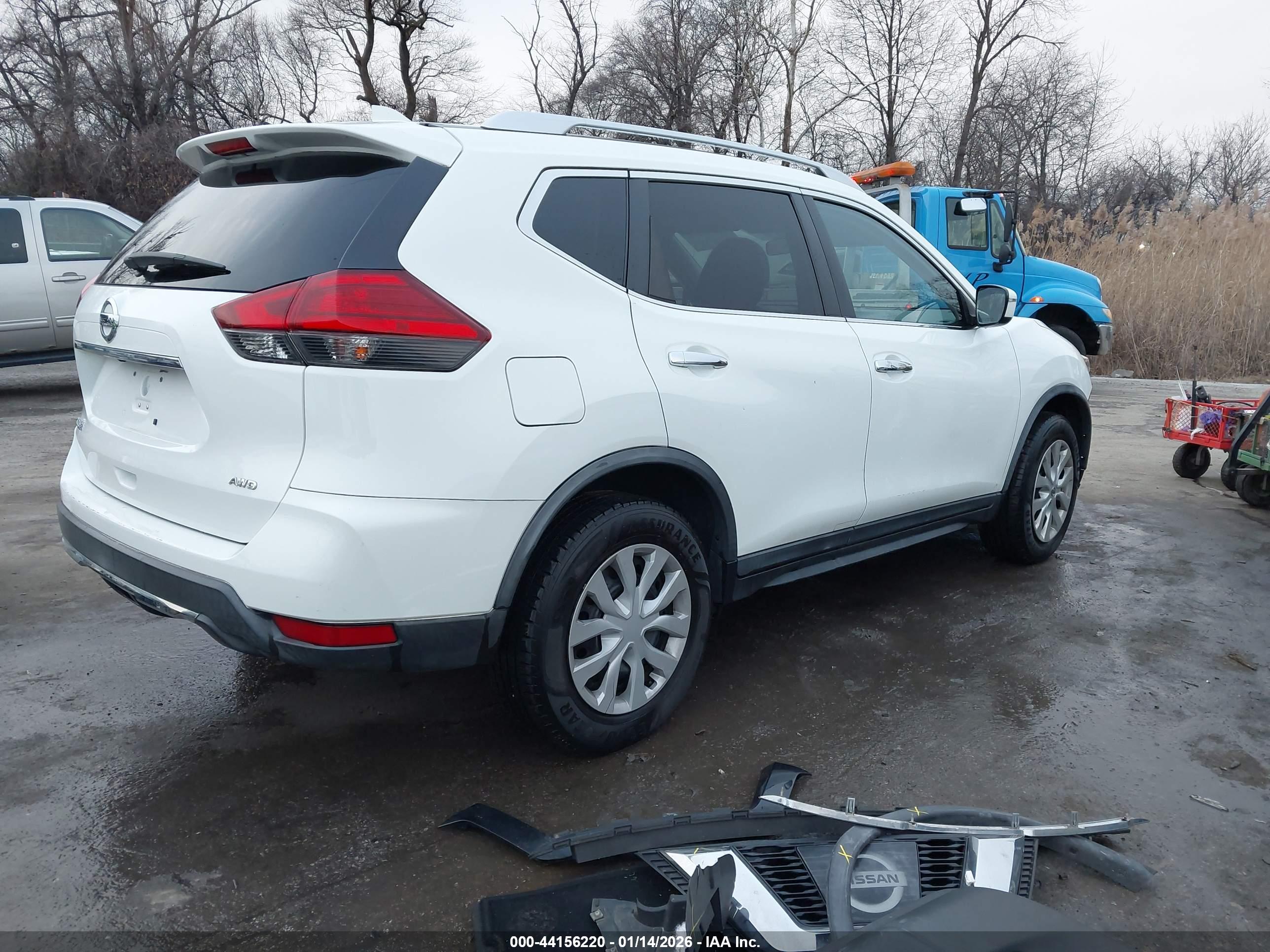 NISSAN ROGUE image 4