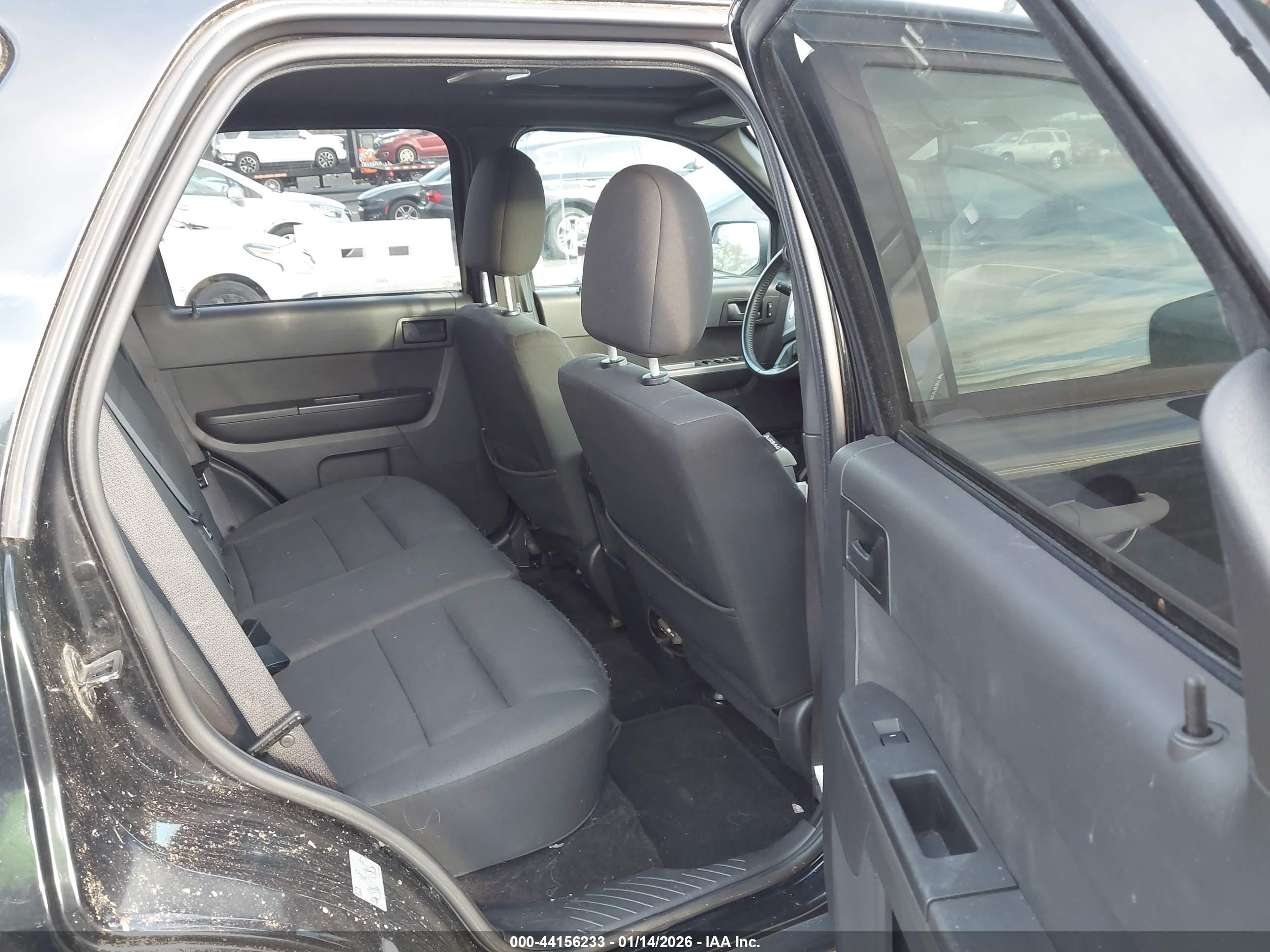 FORD ESCAPE image 8