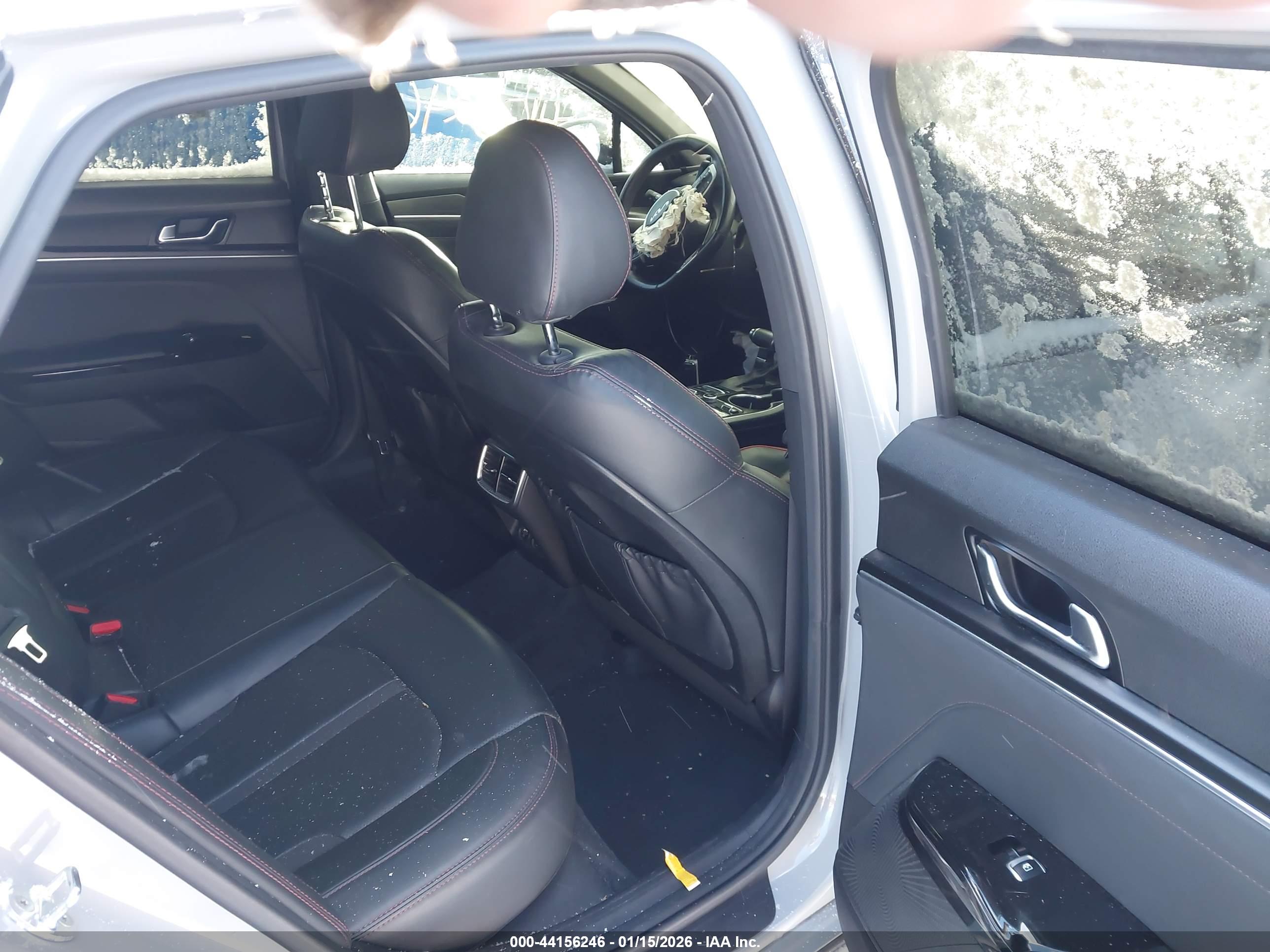 KIA K5 image 8