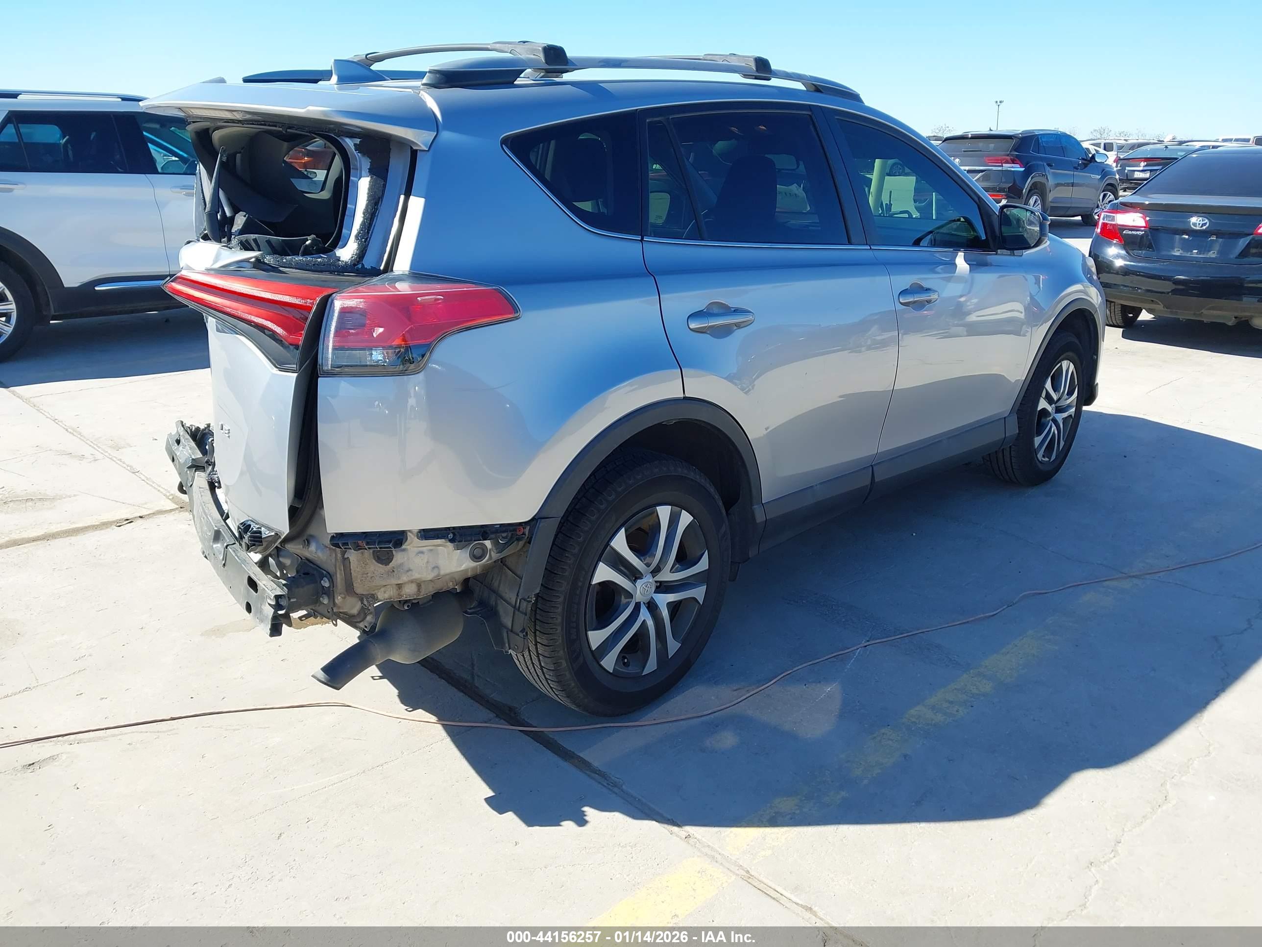 TOYOTA RAV4 image 4