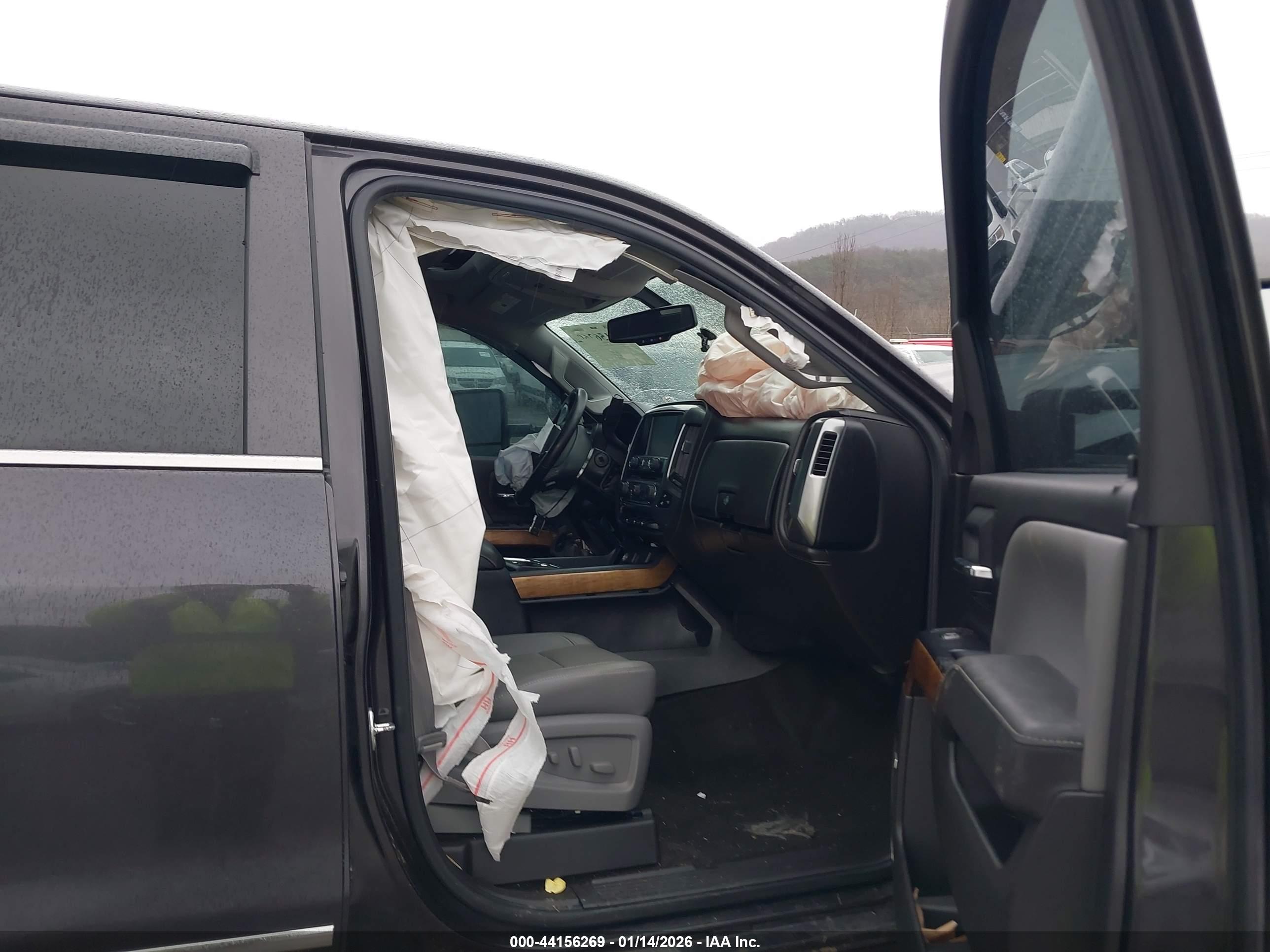 CHEVROLET SILVERADO image 5