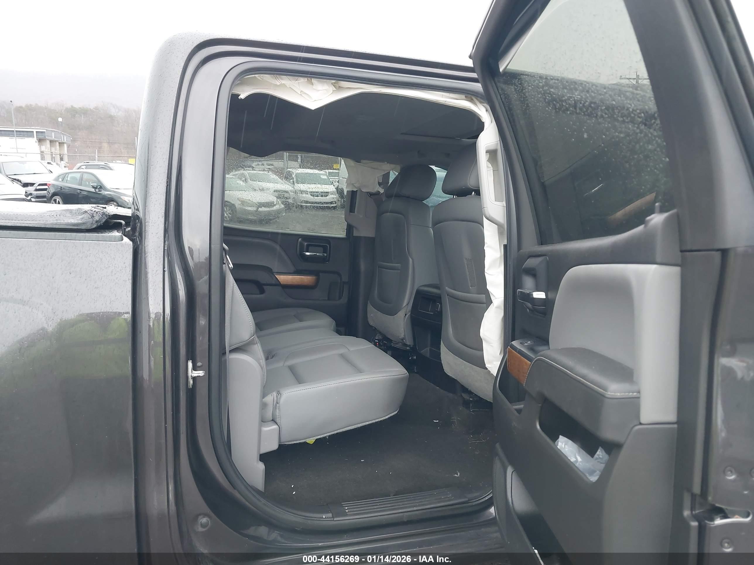 CHEVROLET SILVERADO image 8