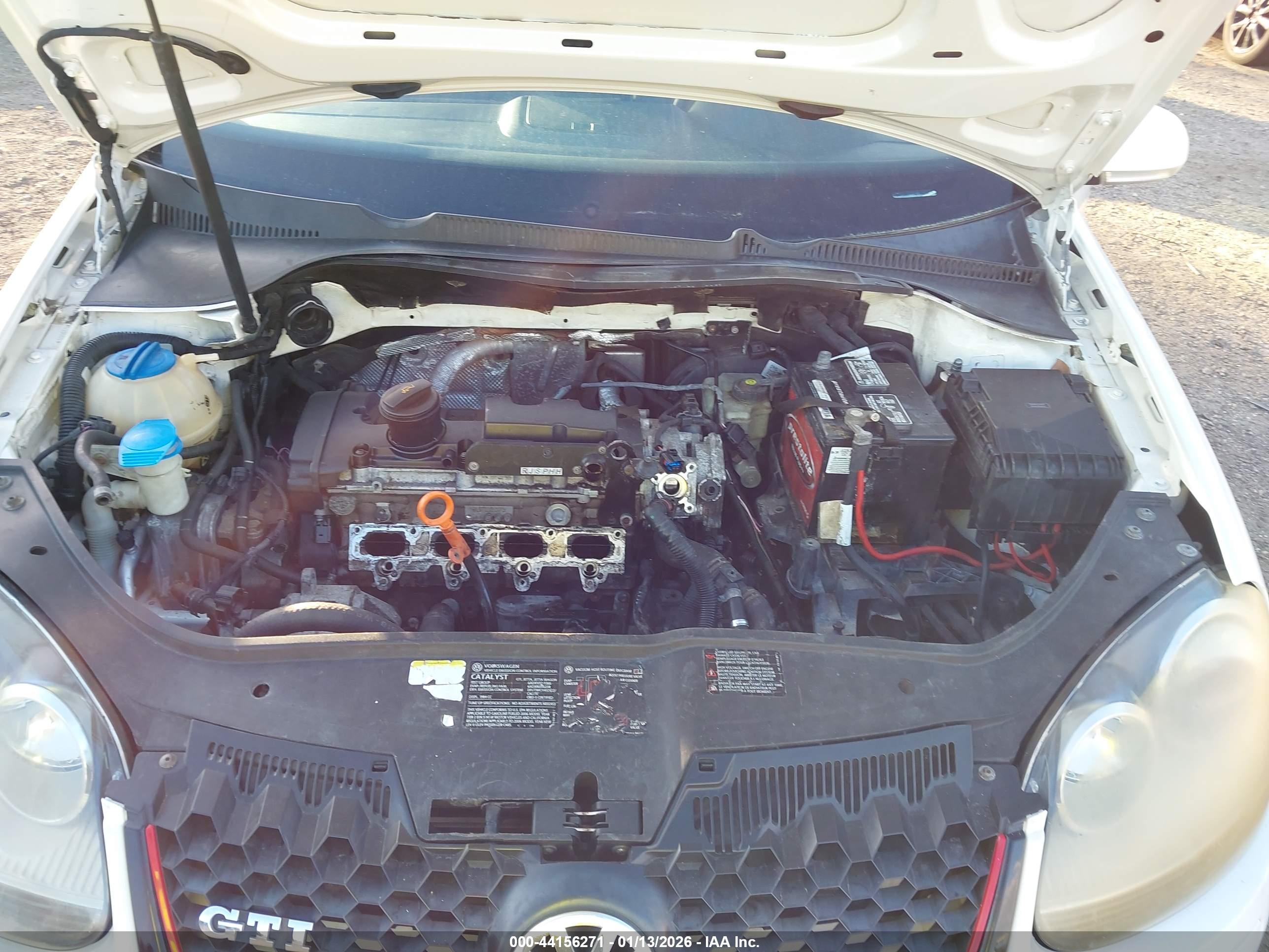 VOLKSWAGEN GTI image 10