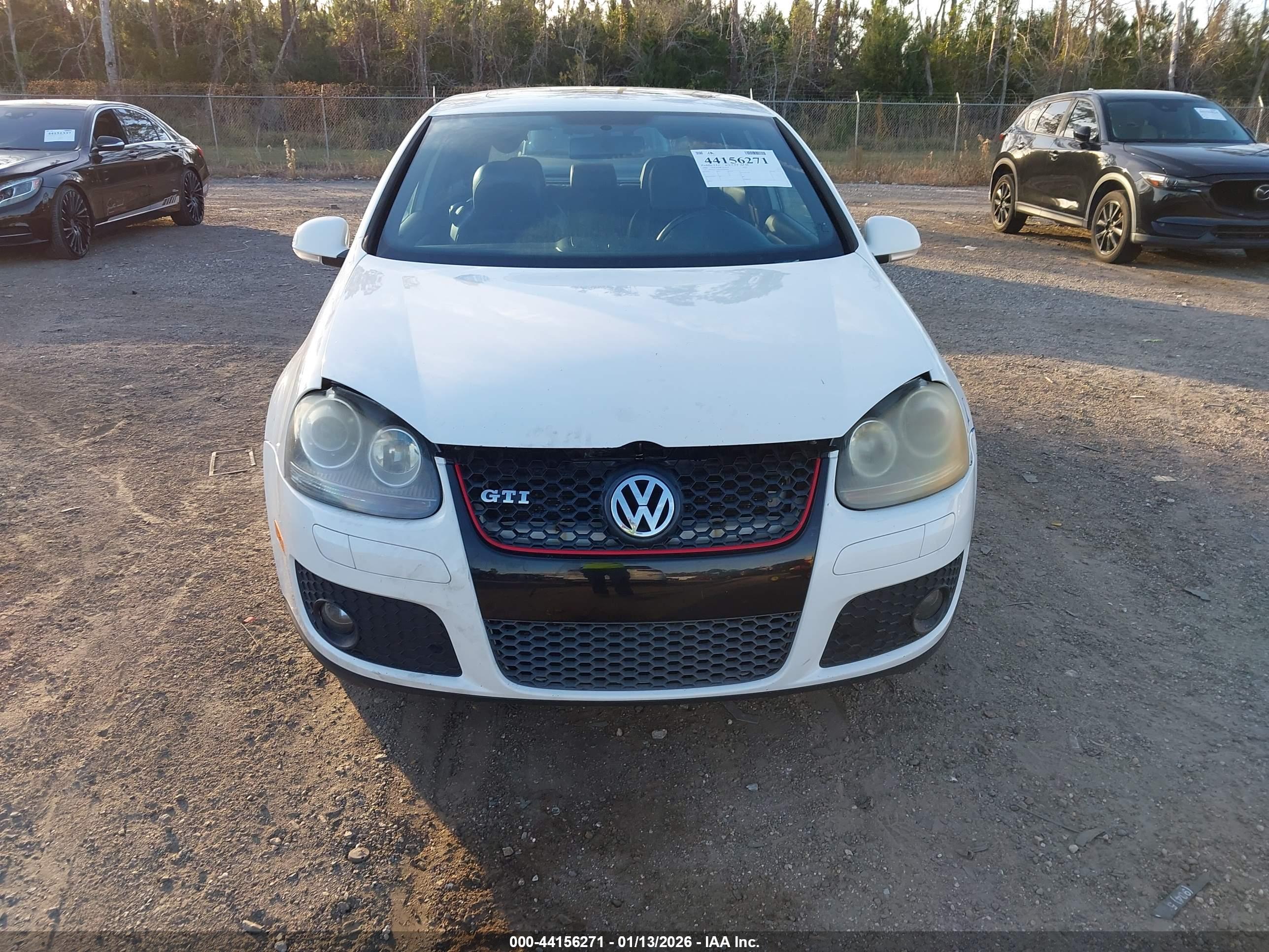 VOLKSWAGEN GTI image 6