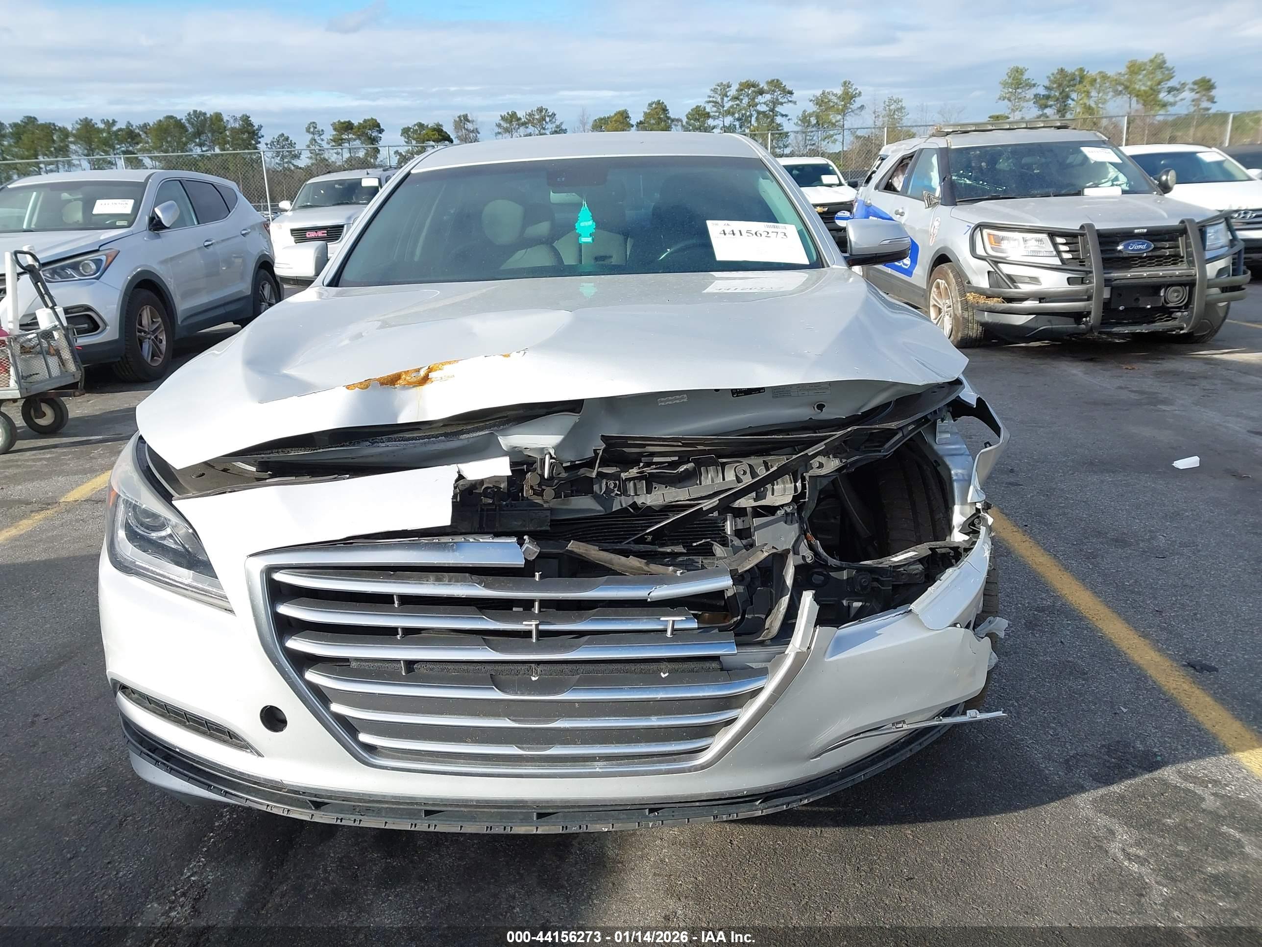 HYUNDAI GENESIS image 6