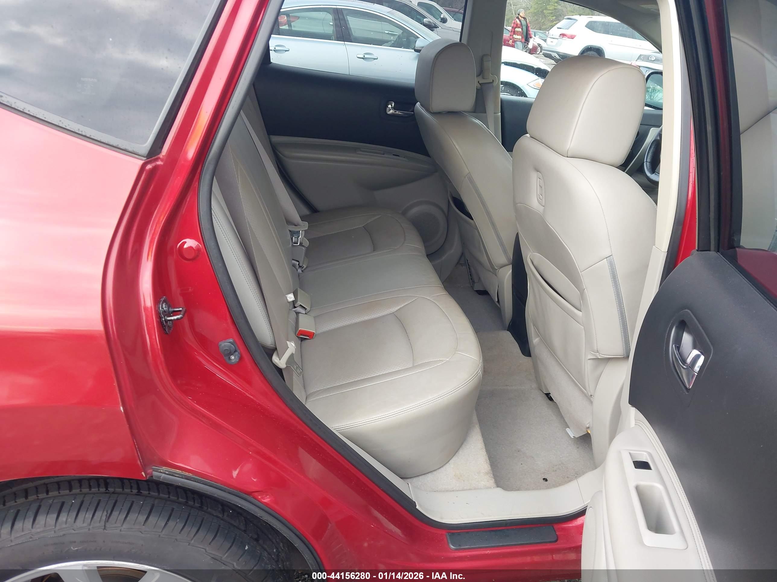 NISSAN ROGUE image 8