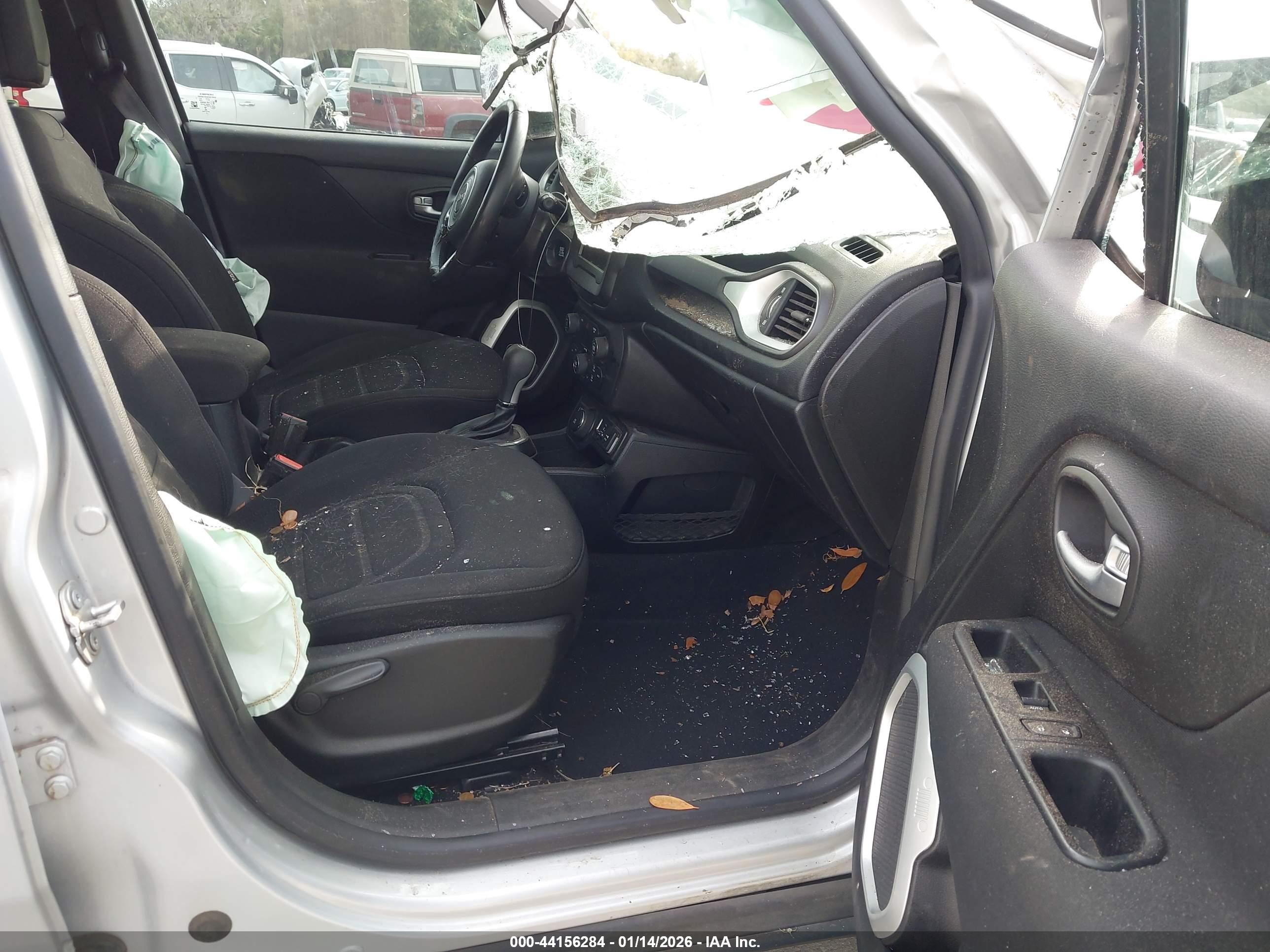 JEEP RENEGADE image 5