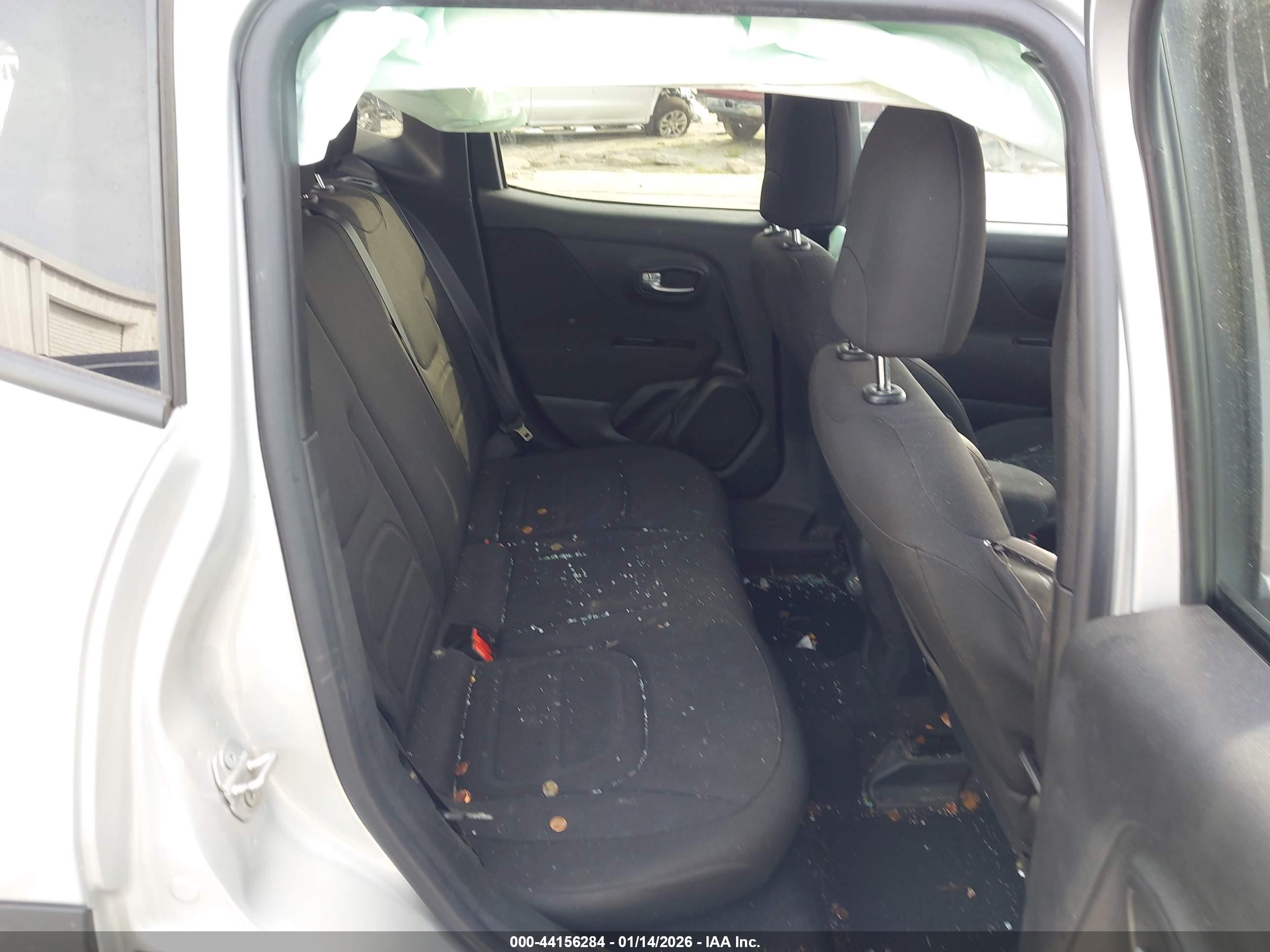 JEEP RENEGADE image 8