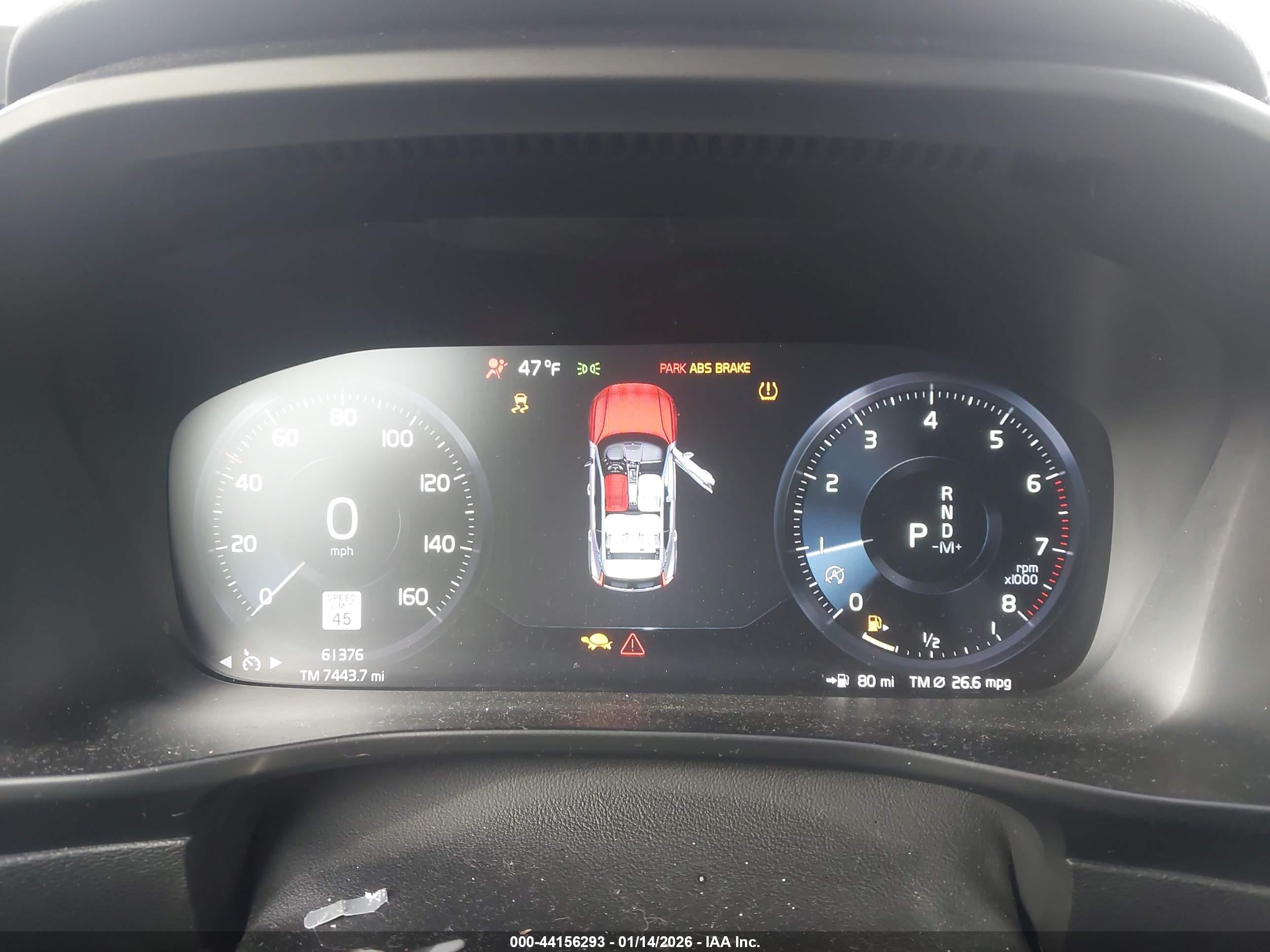 VOLVO XC40 image 7