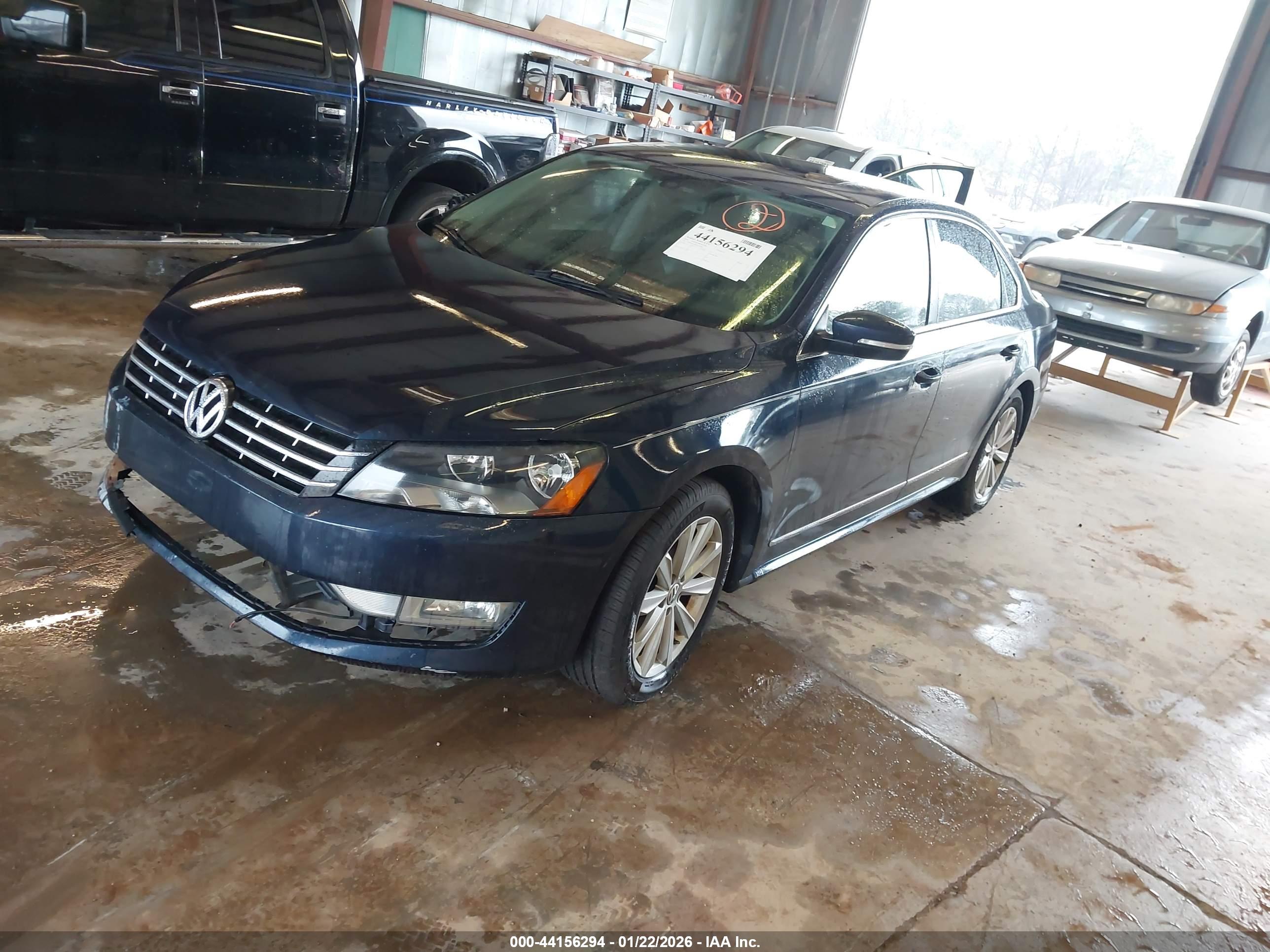 VOLKSWAGEN PASSAT image 2