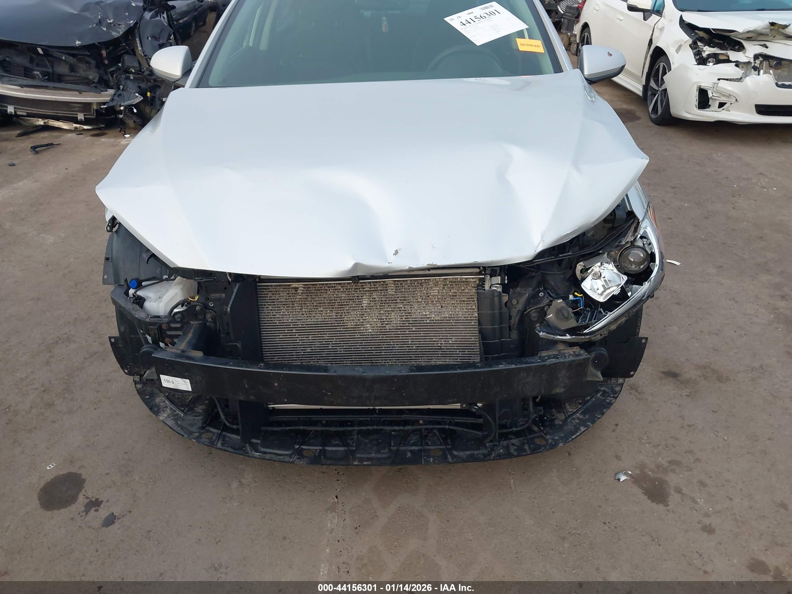 HYUNDAI ELANTRA image 6