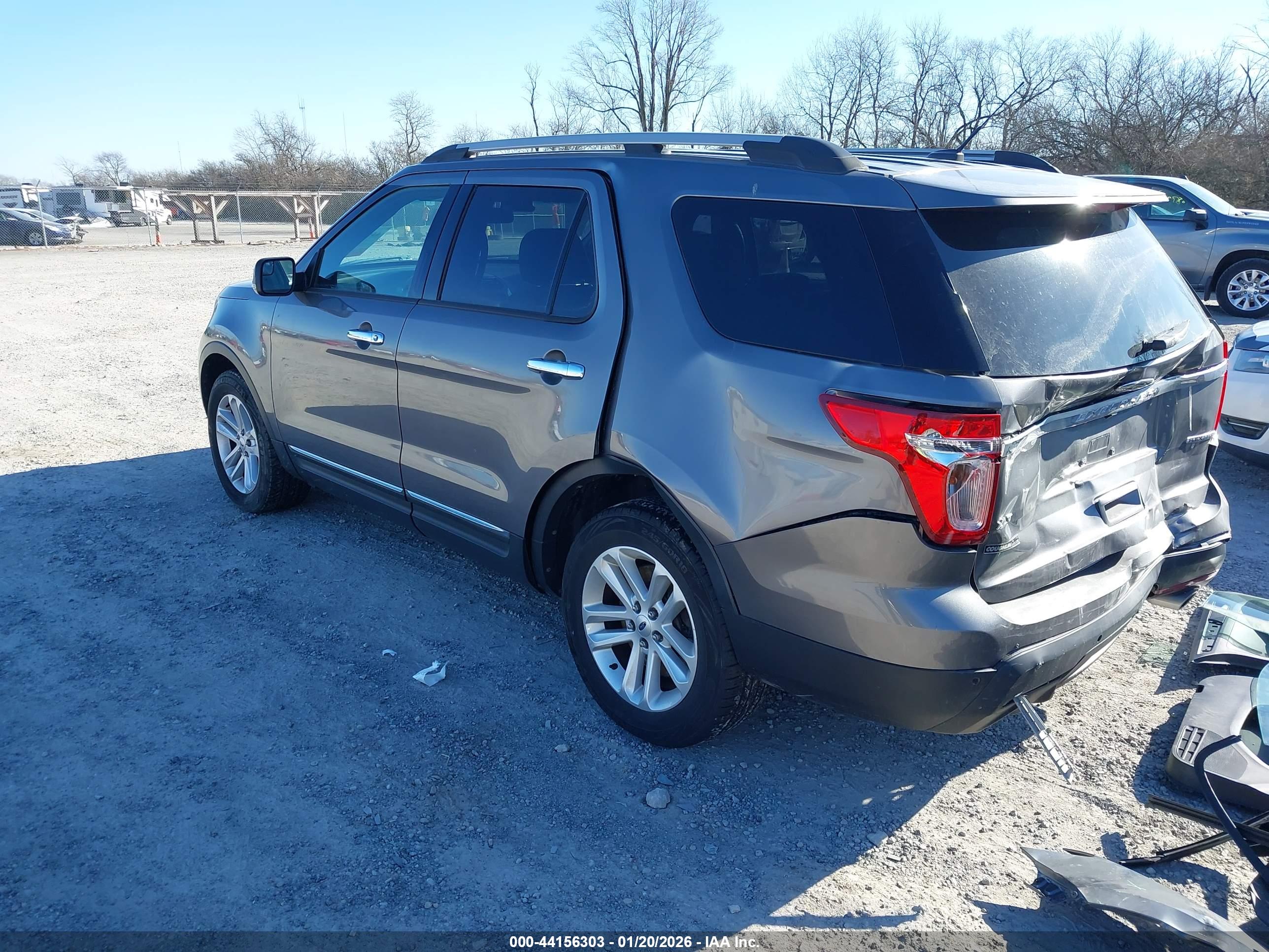 FORD EXPLORER image 3