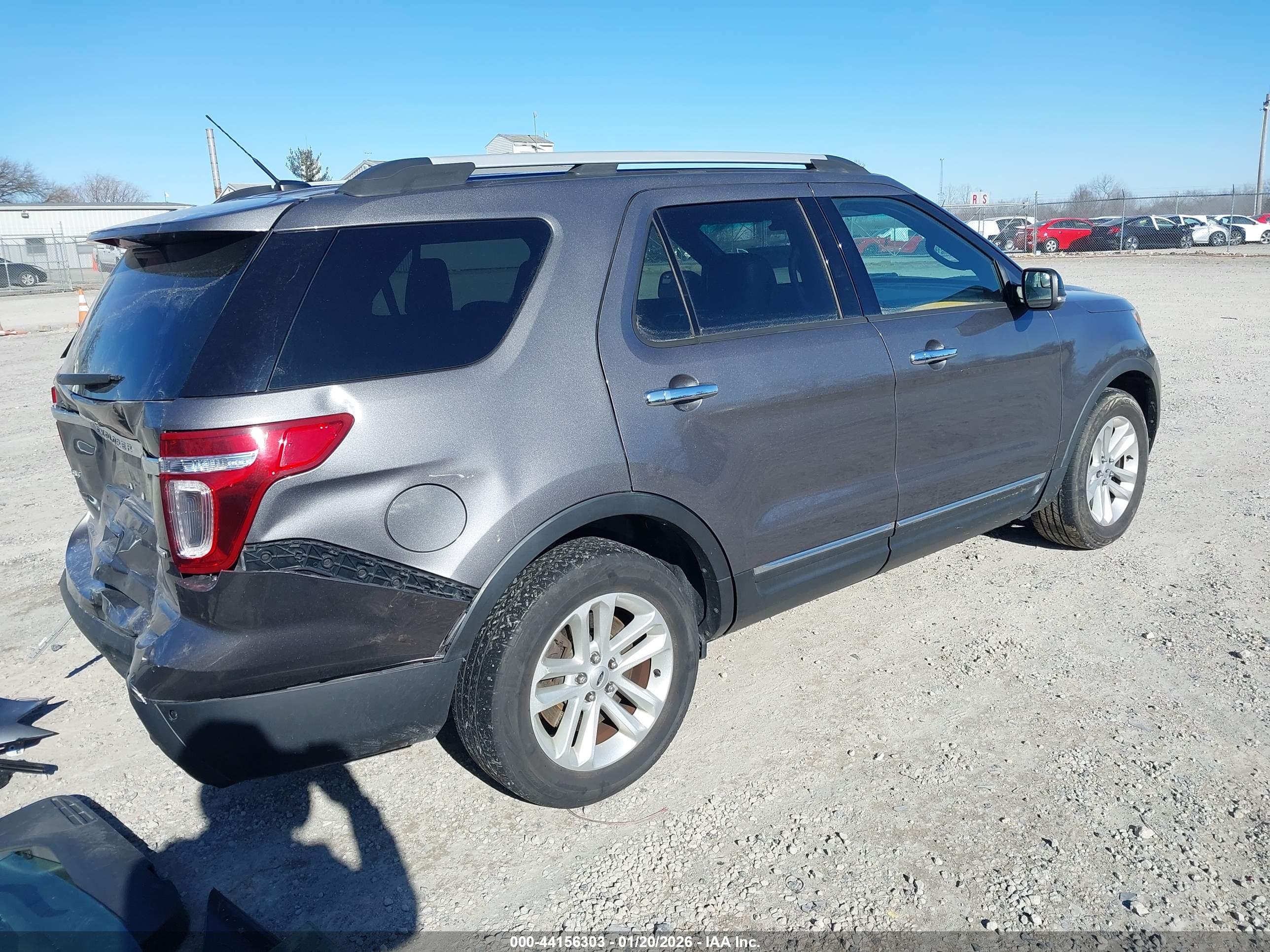 FORD EXPLORER image 4