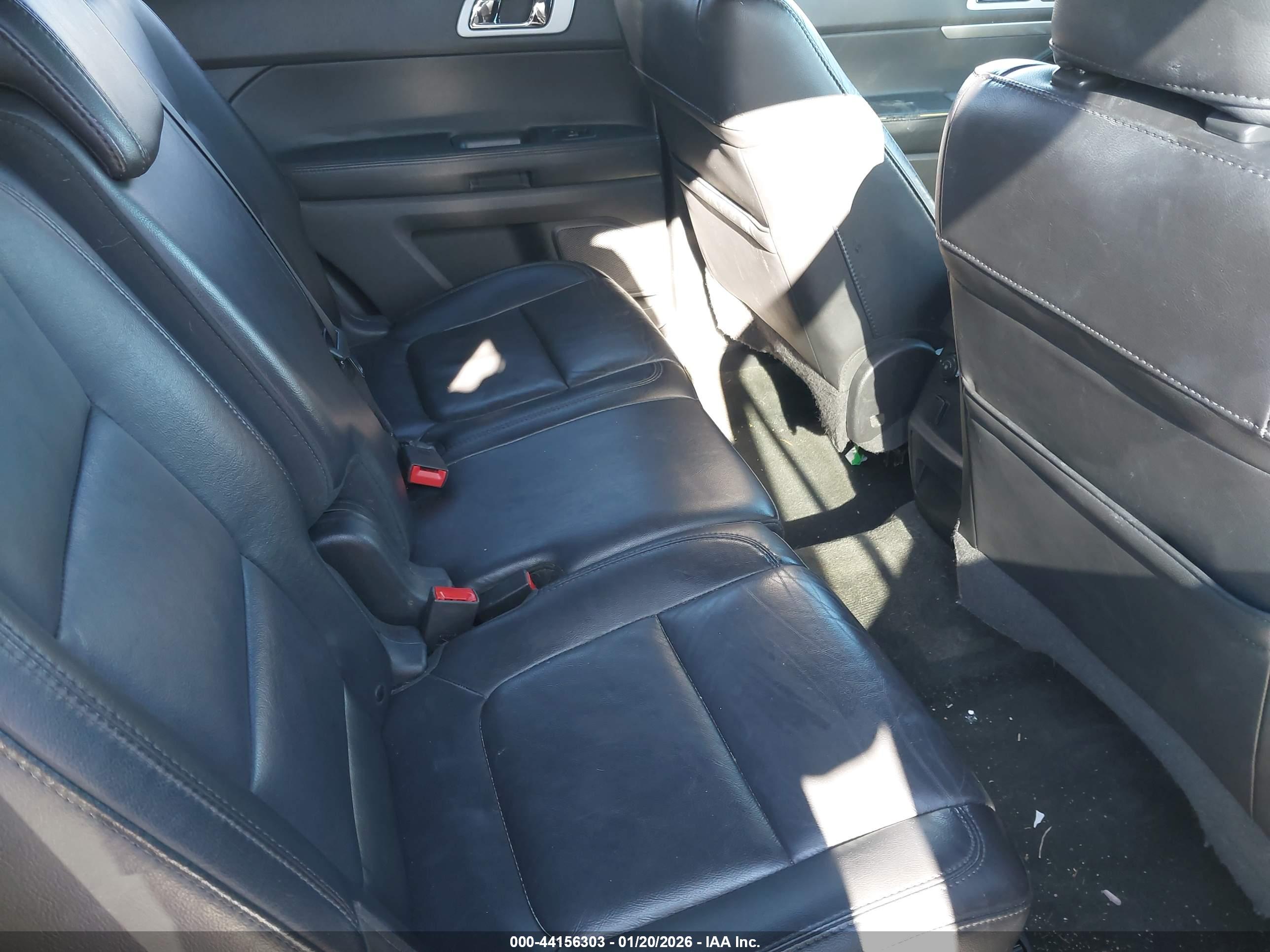 FORD EXPLORER image 8