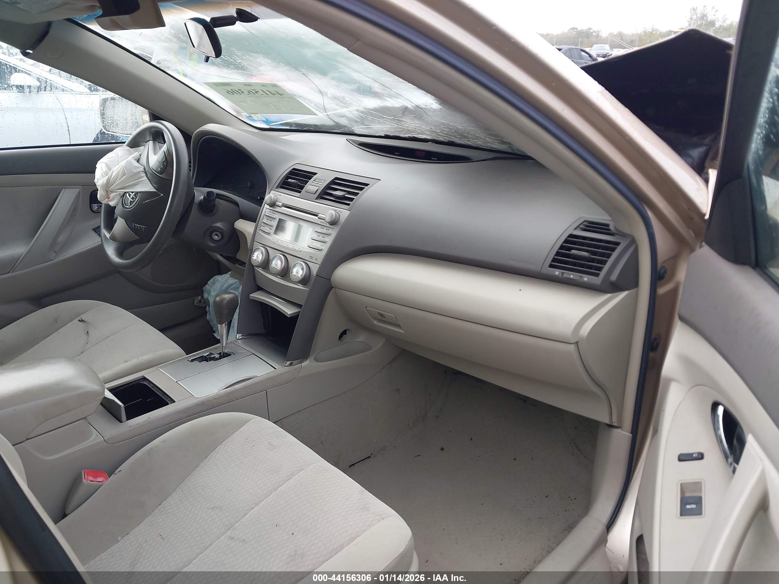 TOYOTA CAMRY image 5