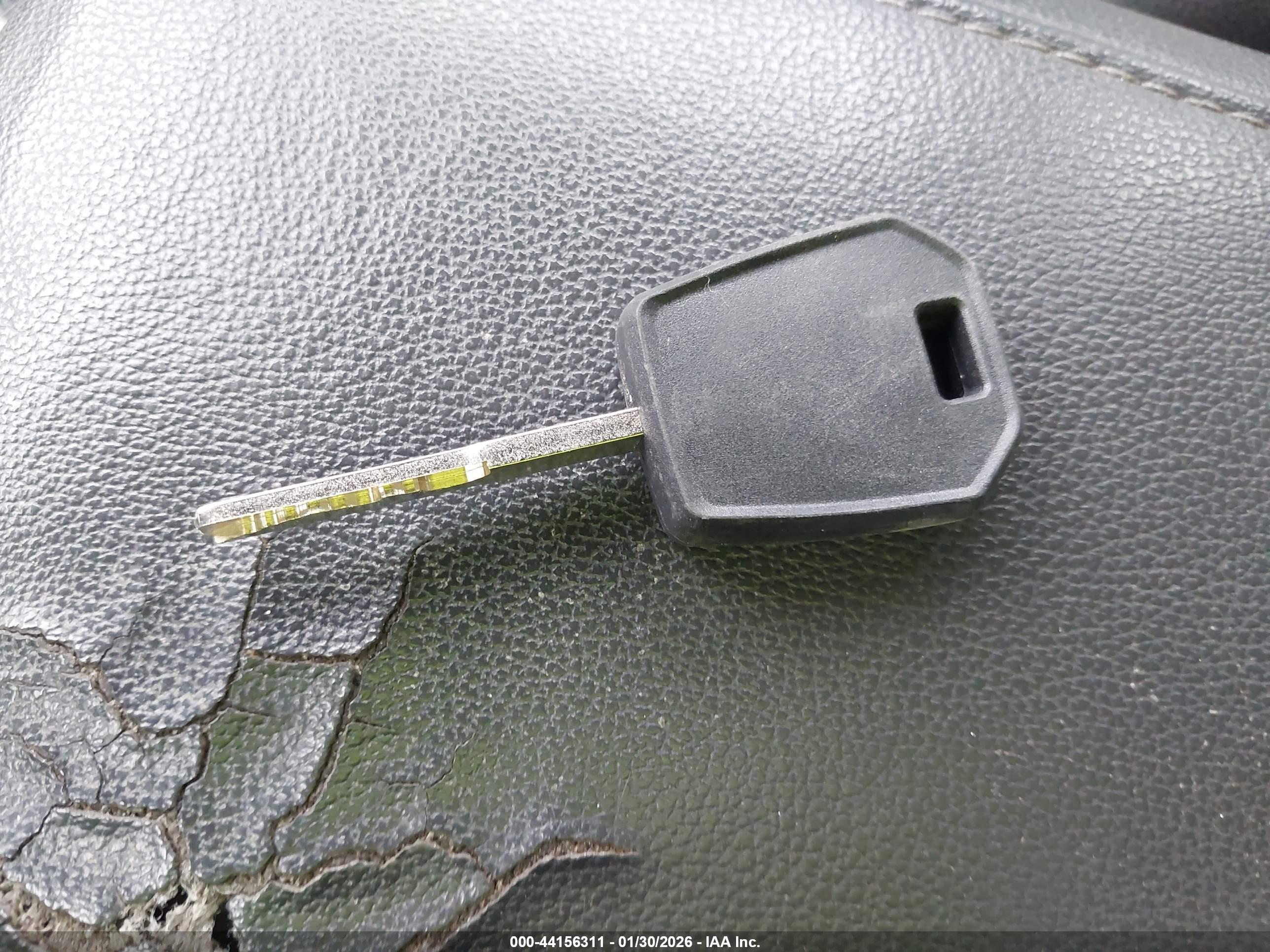 FORD FUSION image 11