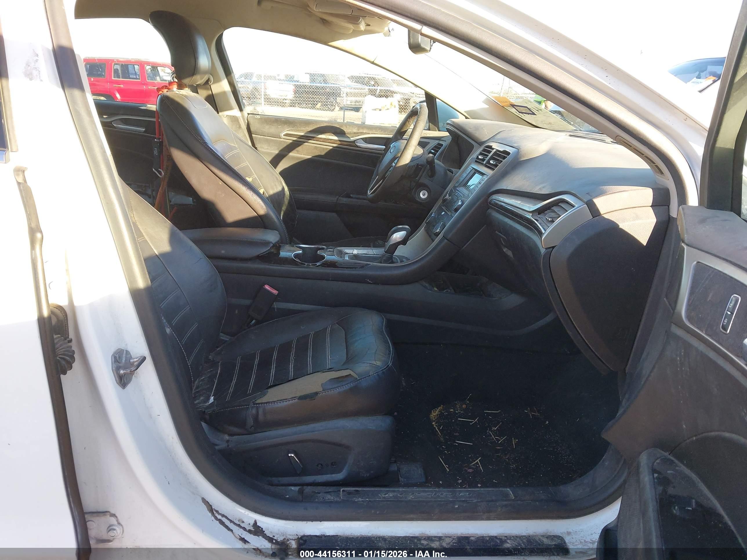 FORD FUSION image 5