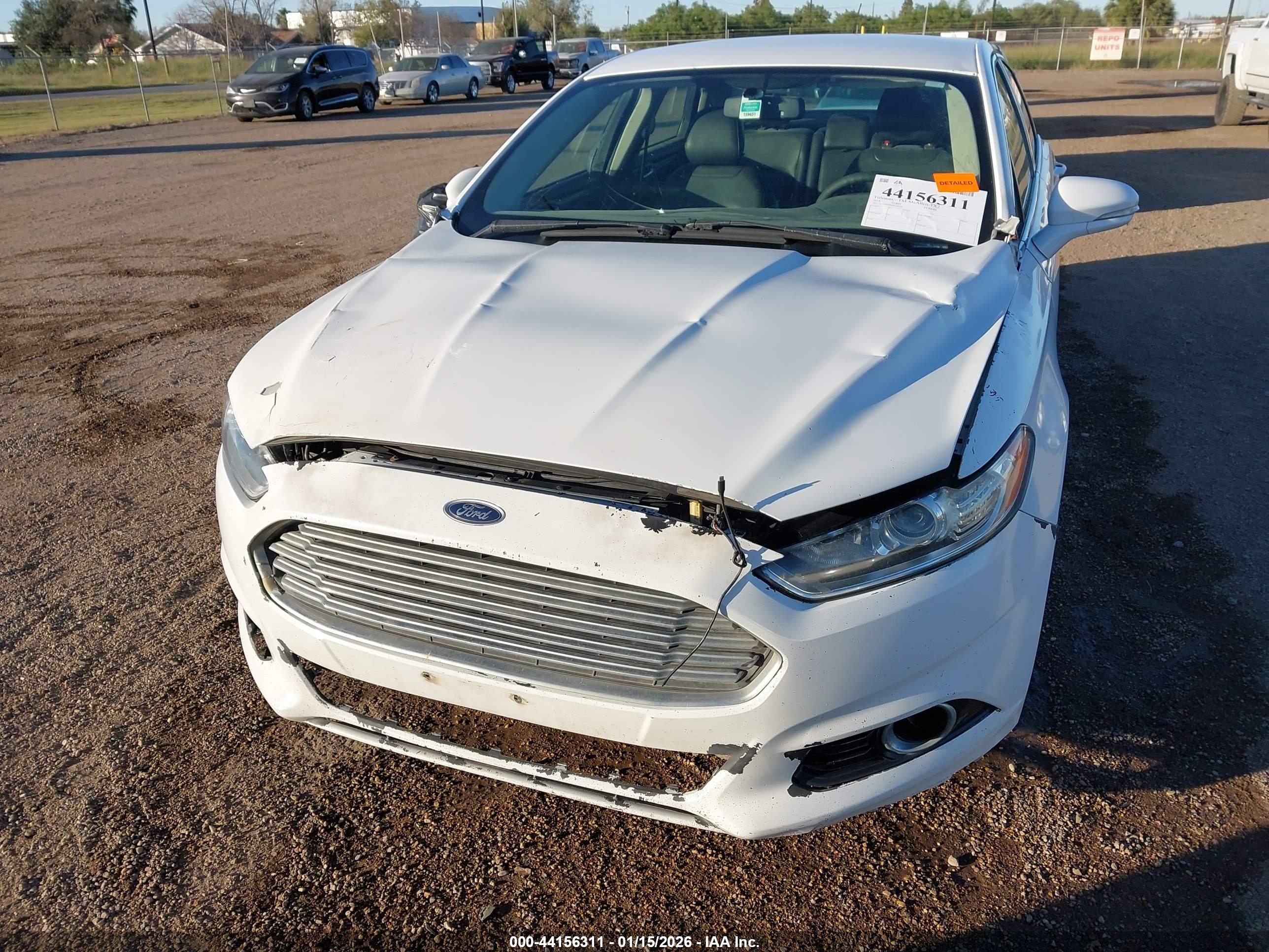 FORD FUSION image 6