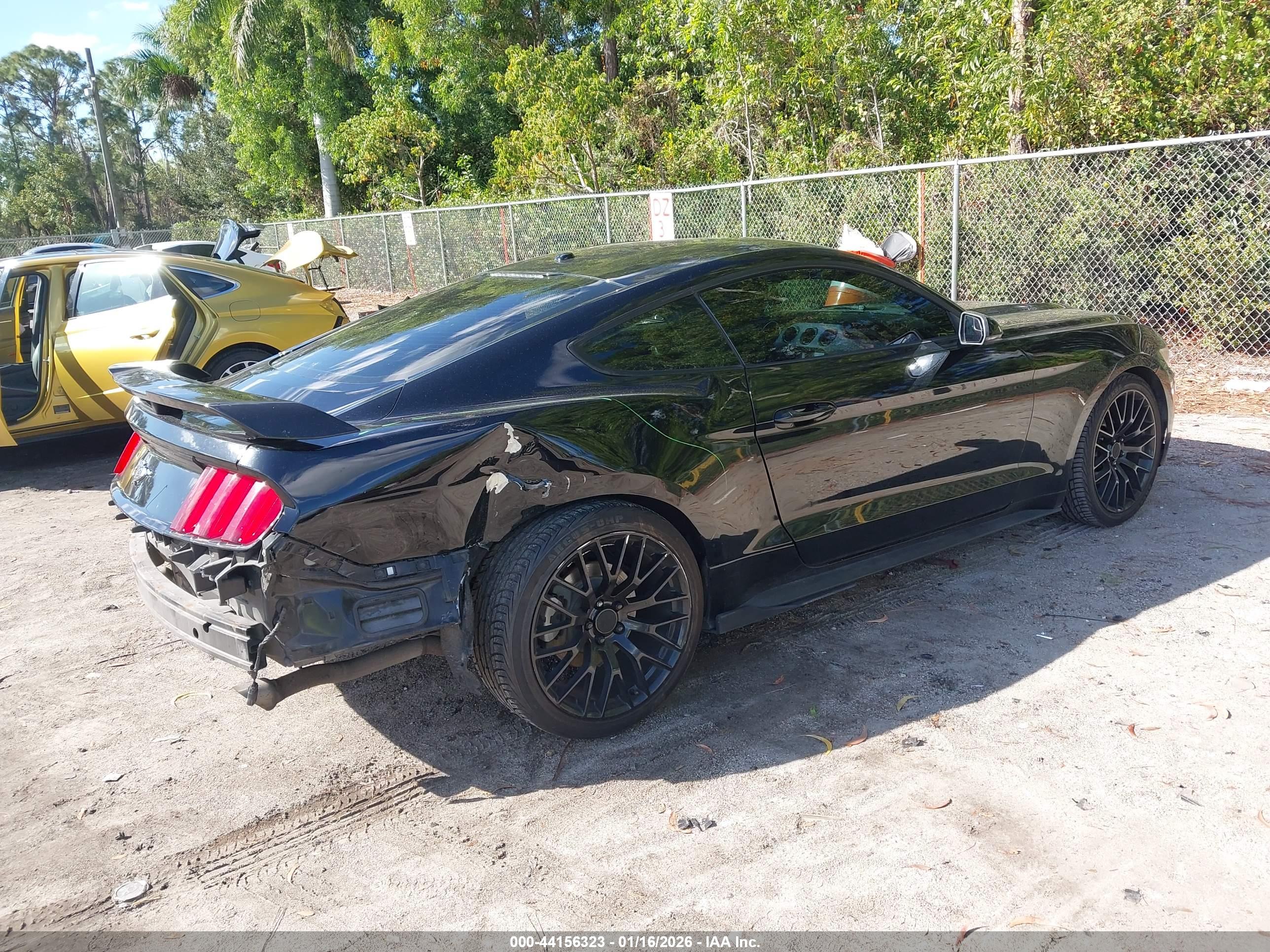 FORD MUSTANG image 4