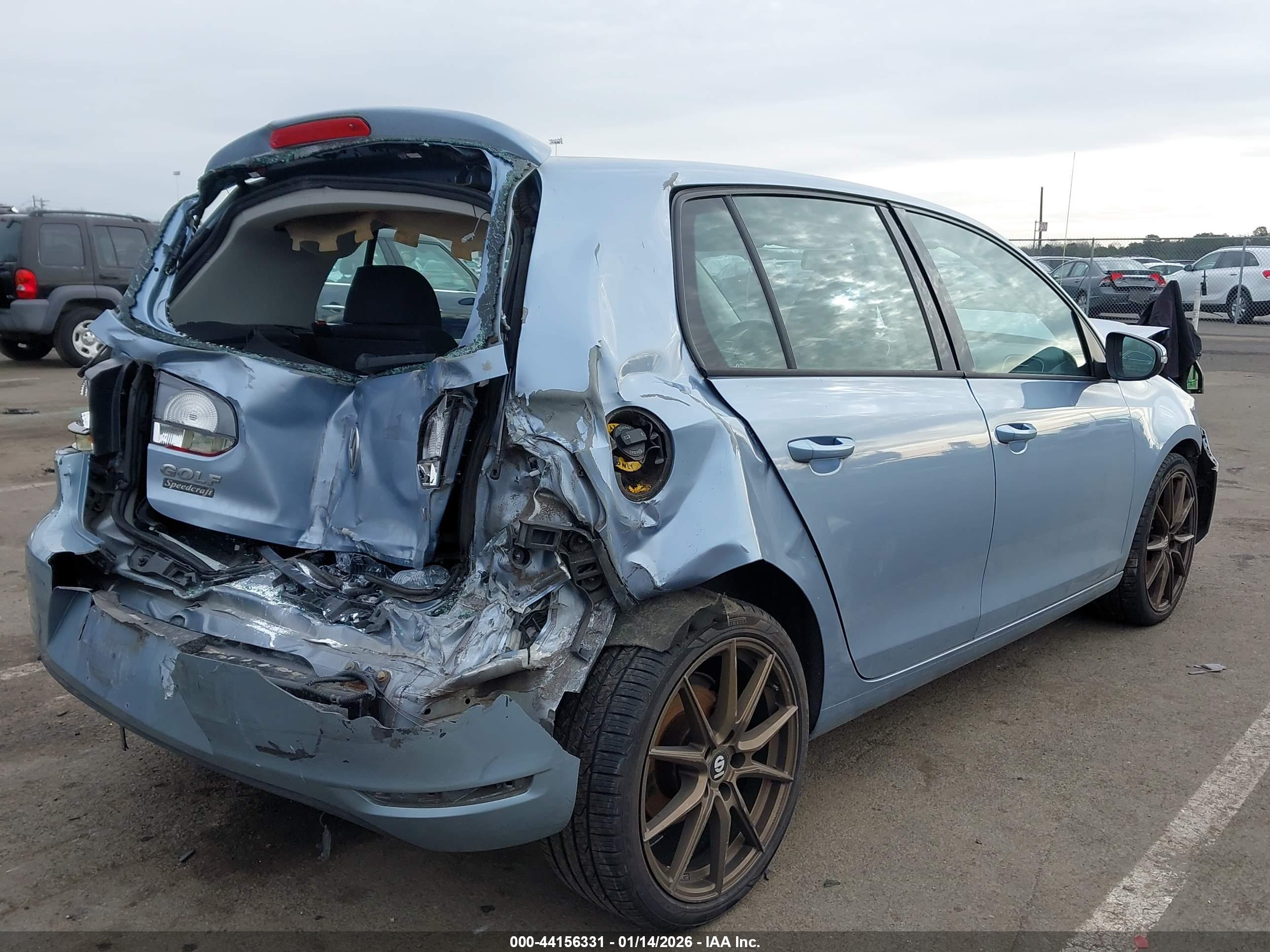 VOLKSWAGEN GOLF image 4