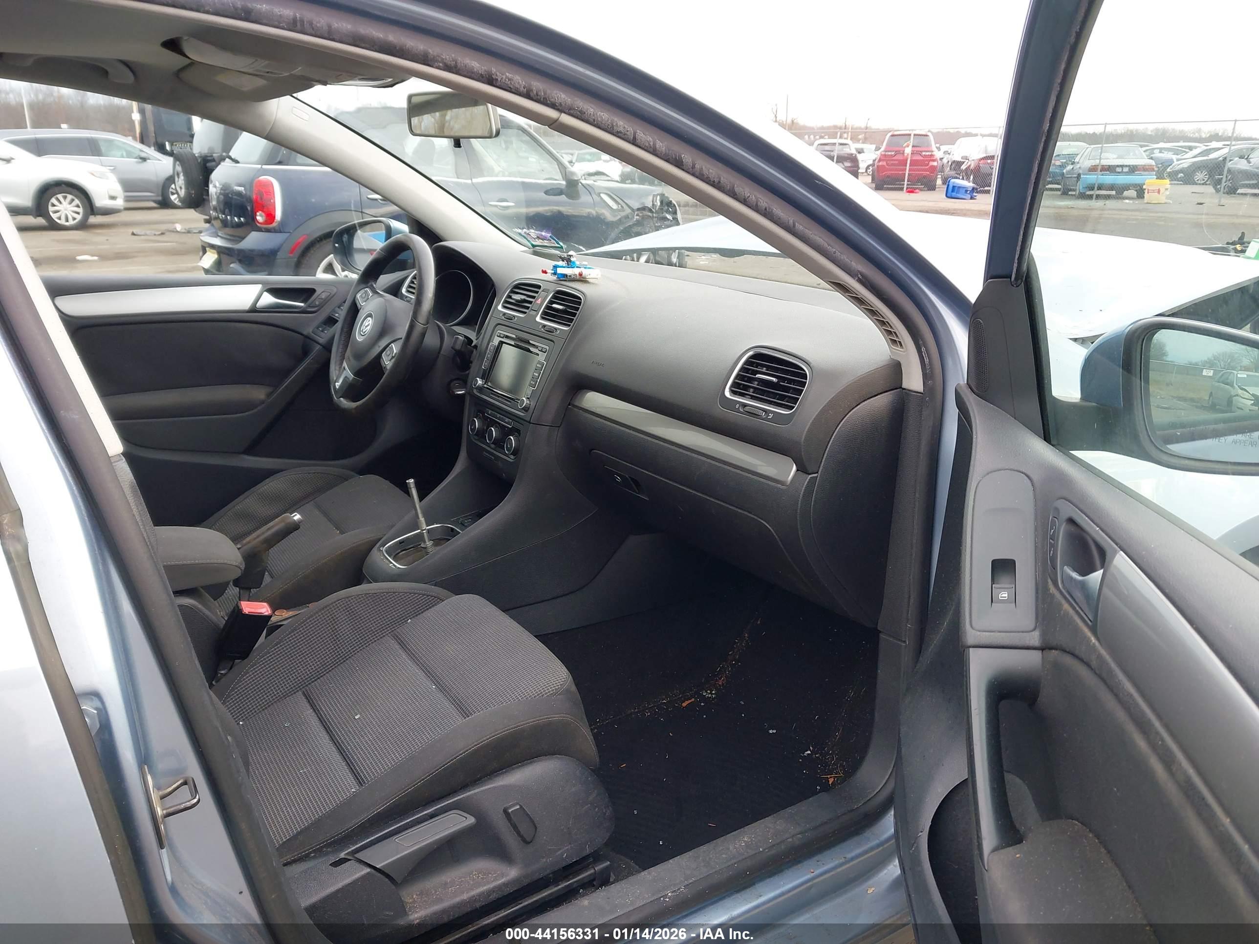 VOLKSWAGEN GOLF image 5