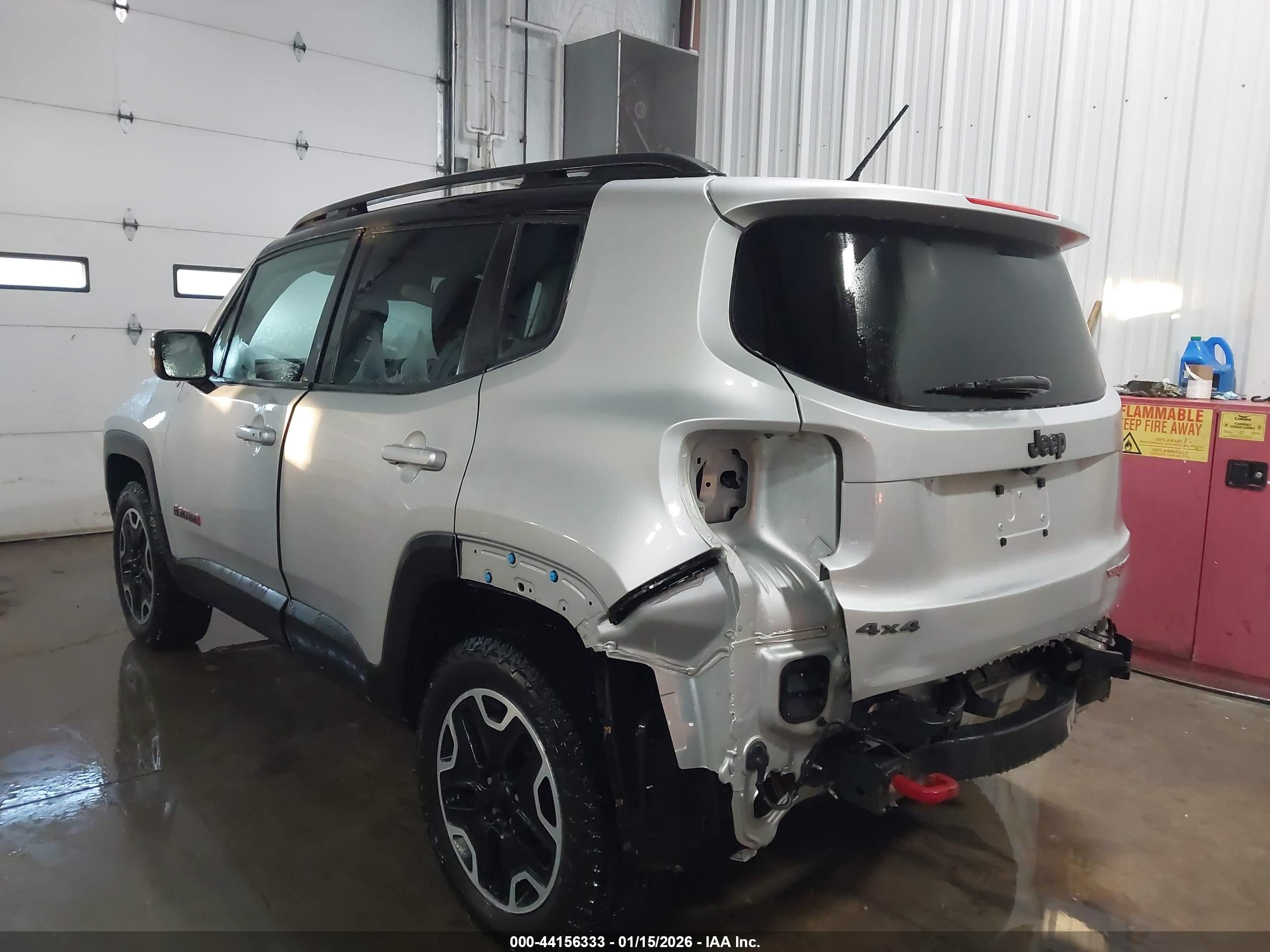 JEEP RENEGADE image 3