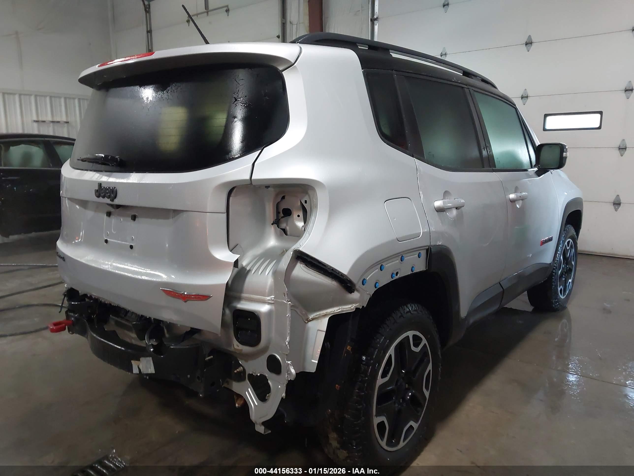 JEEP RENEGADE image 4