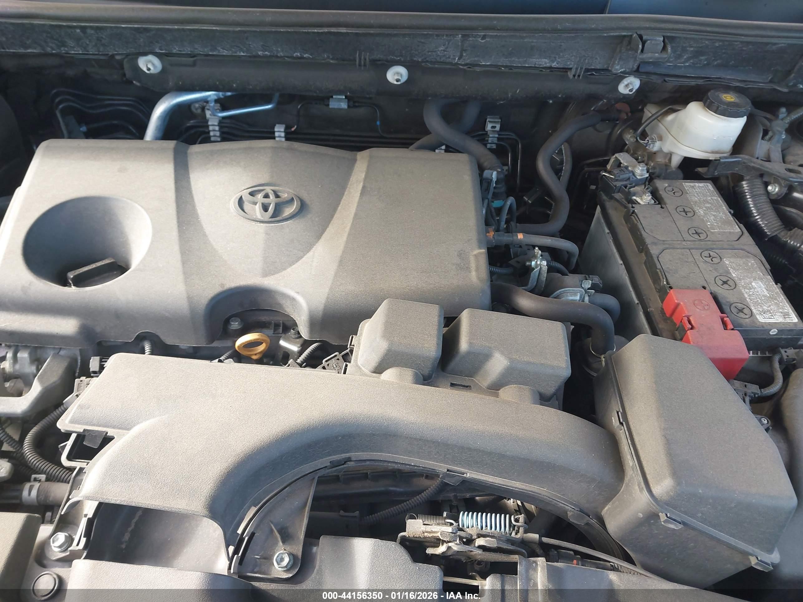 TOYOTA RAV4 image 10