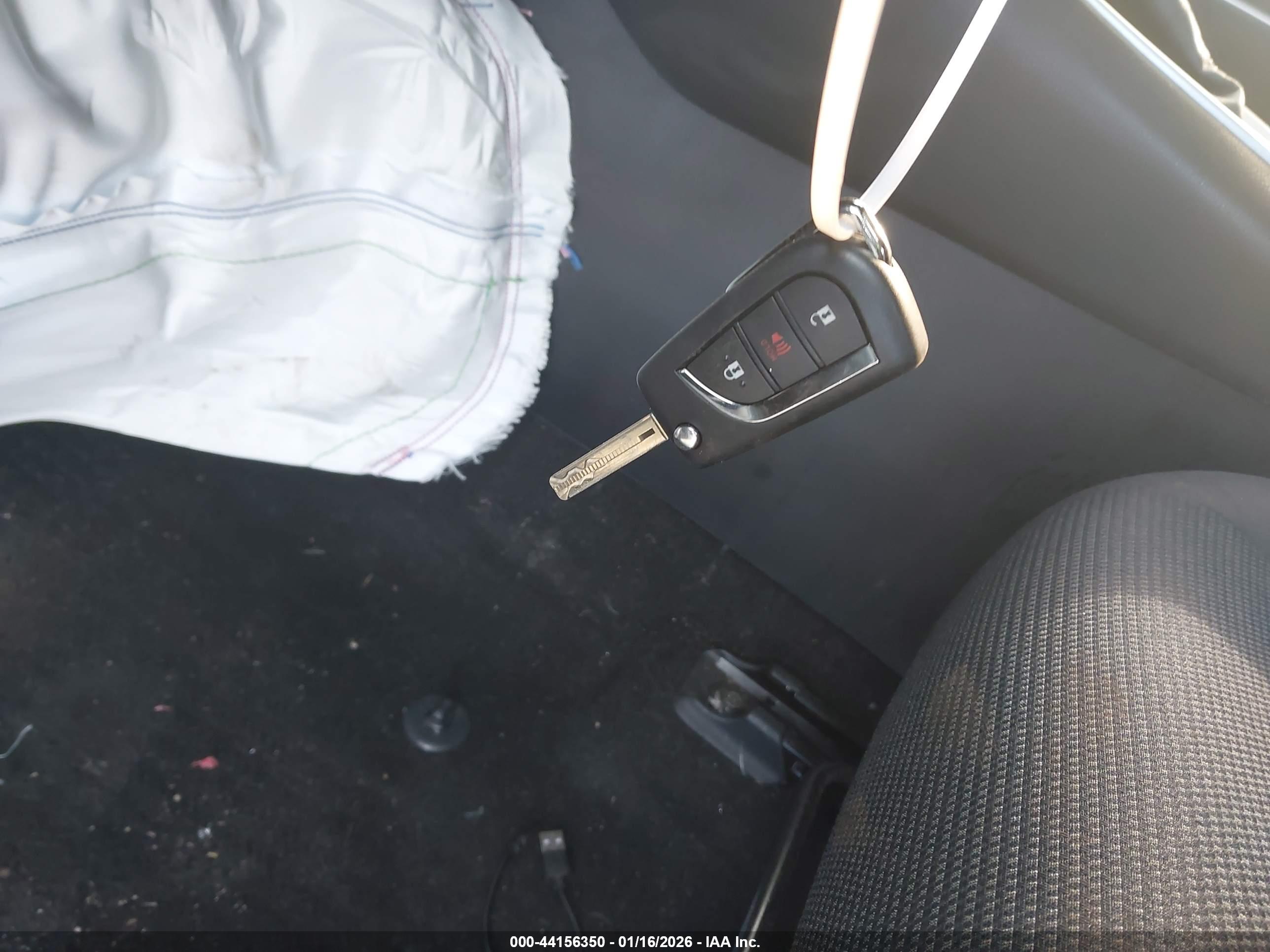 TOYOTA RAV4 image 11