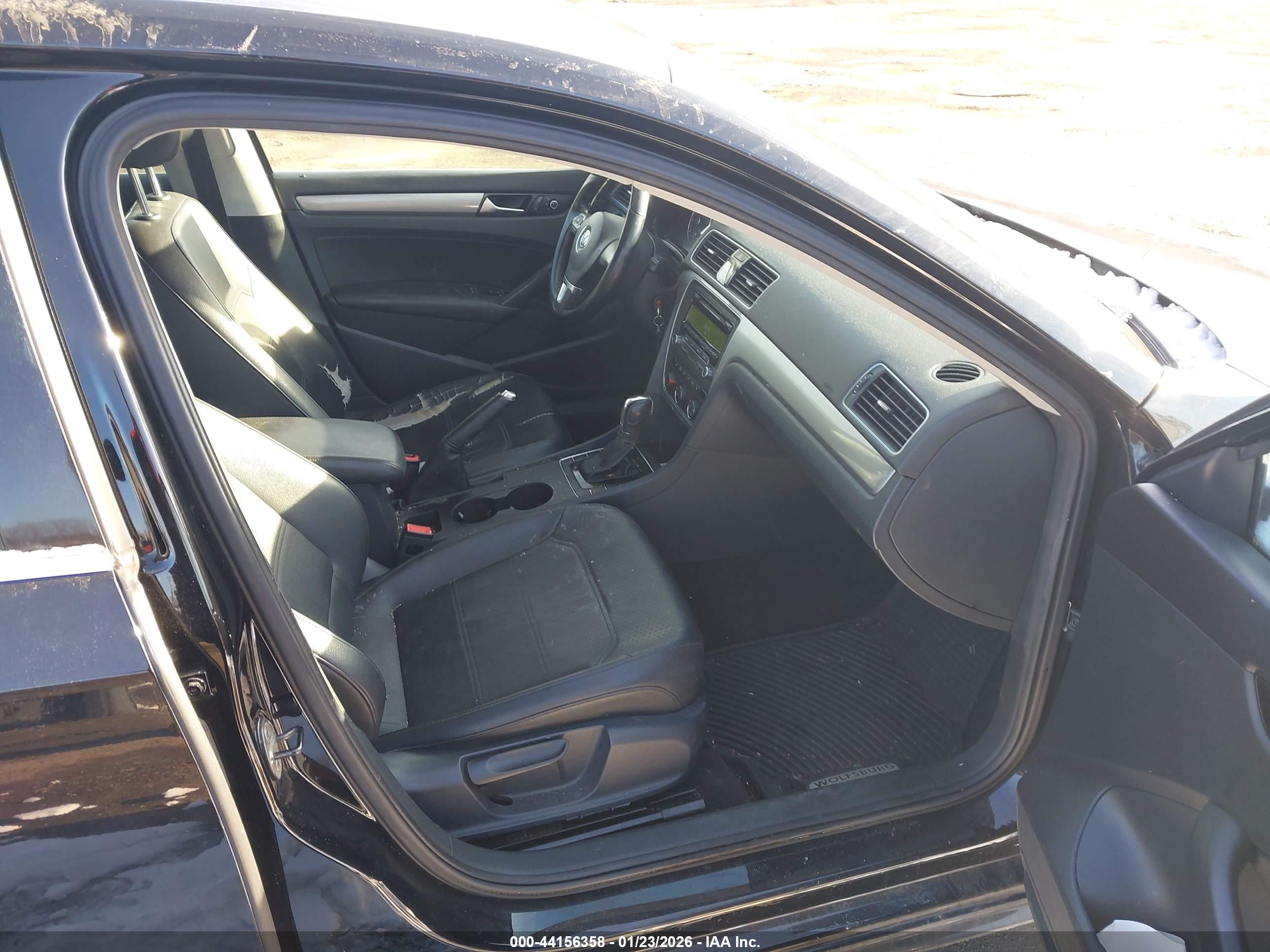 VOLKSWAGEN PASSAT image 5