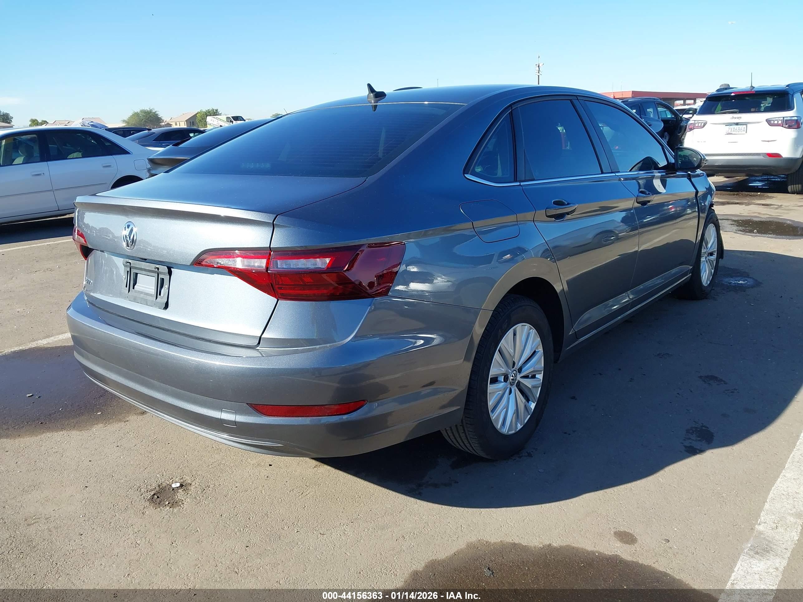 VOLKSWAGEN JETTA image 4