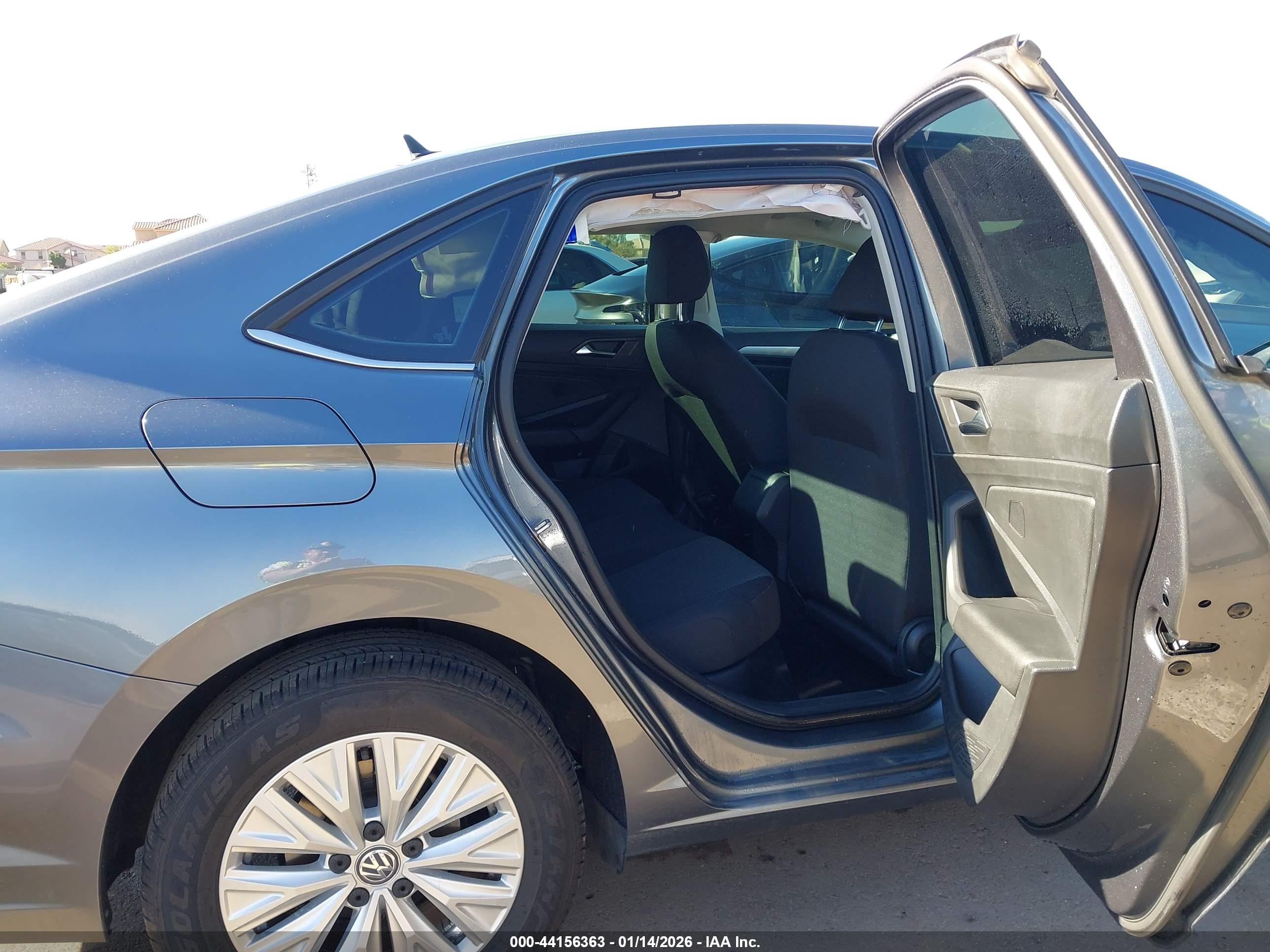 VOLKSWAGEN JETTA image 8