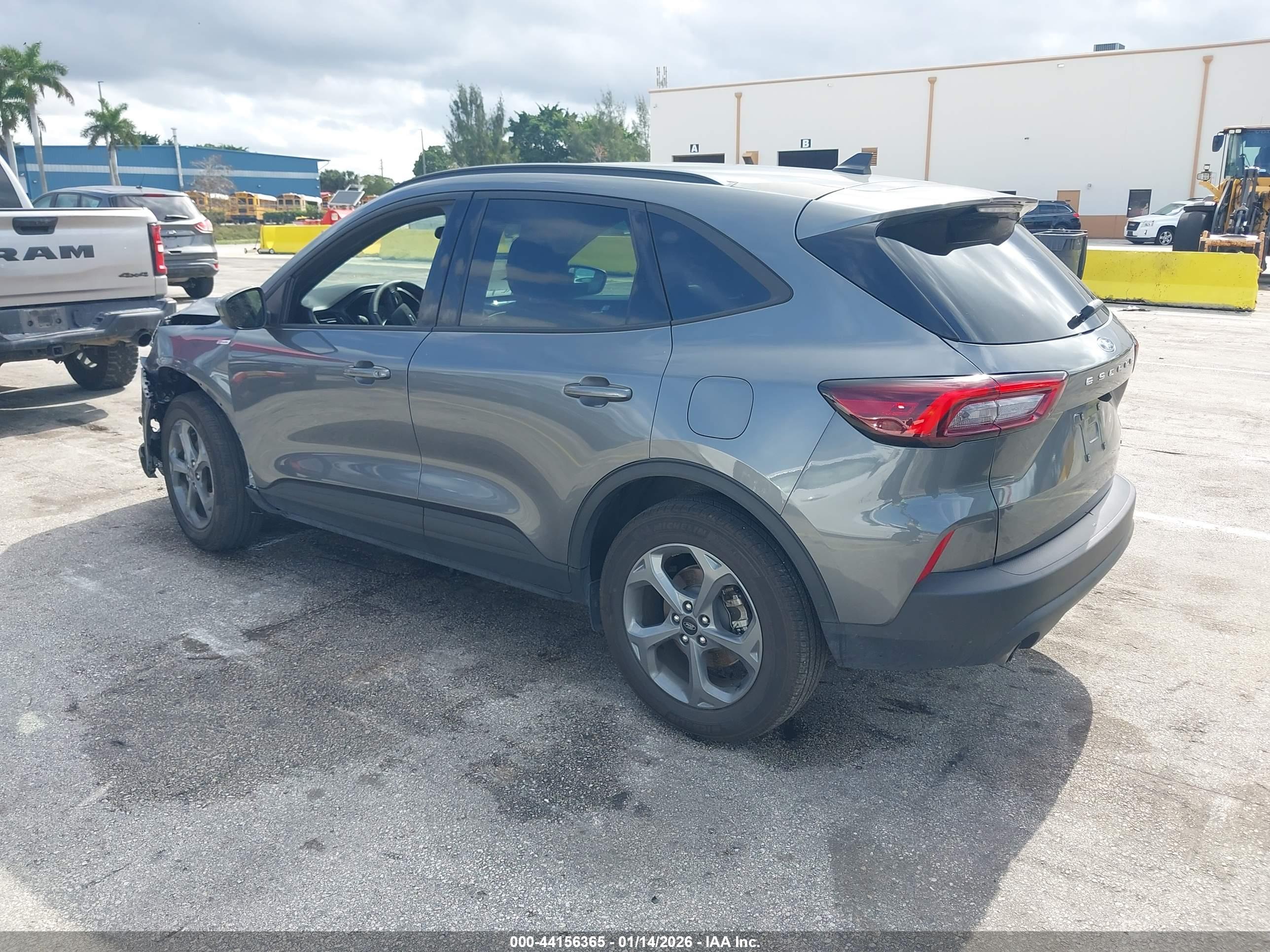 FORD ESCAPE image 3