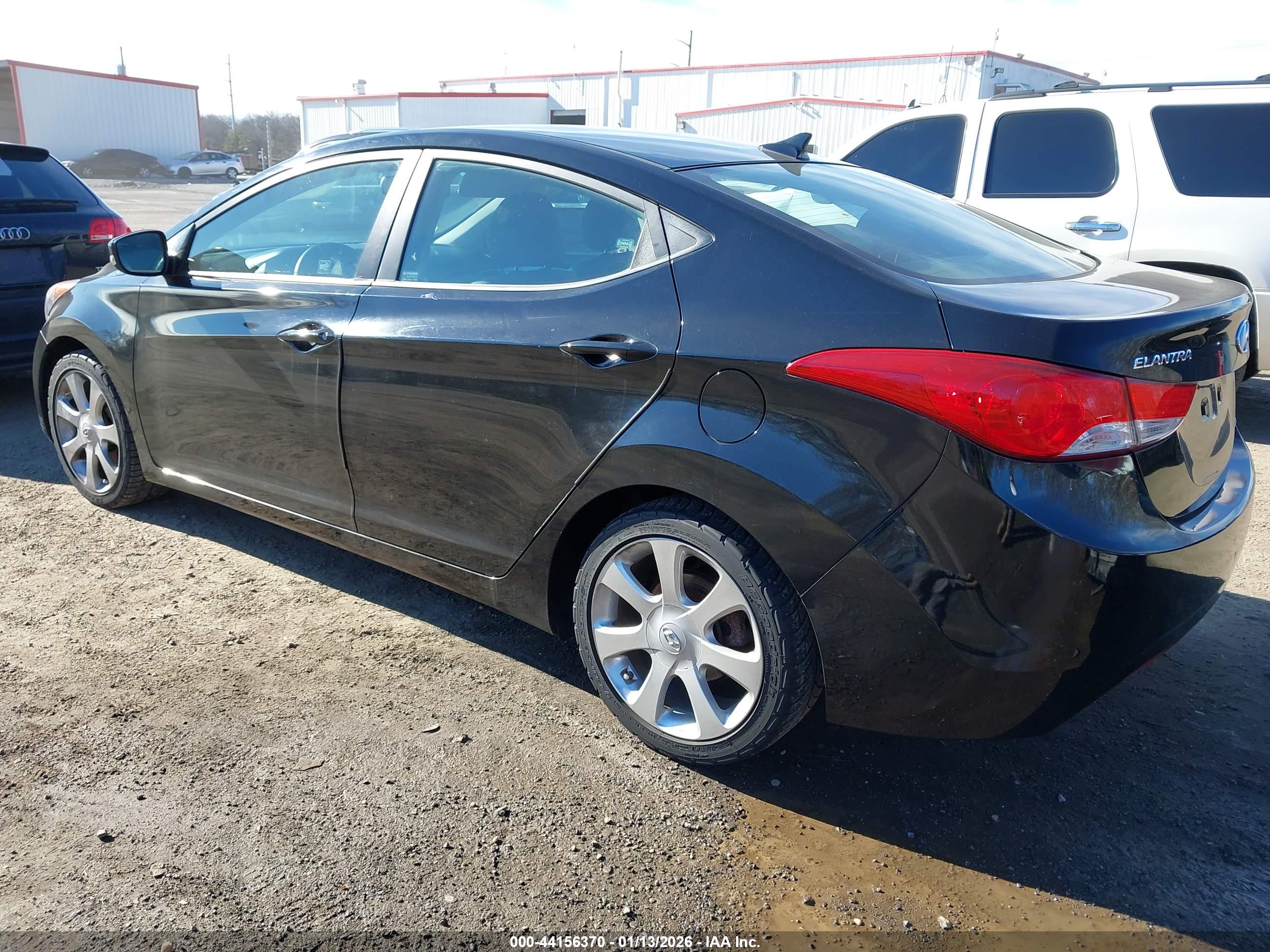 HYUNDAI ELANTRA image 3
