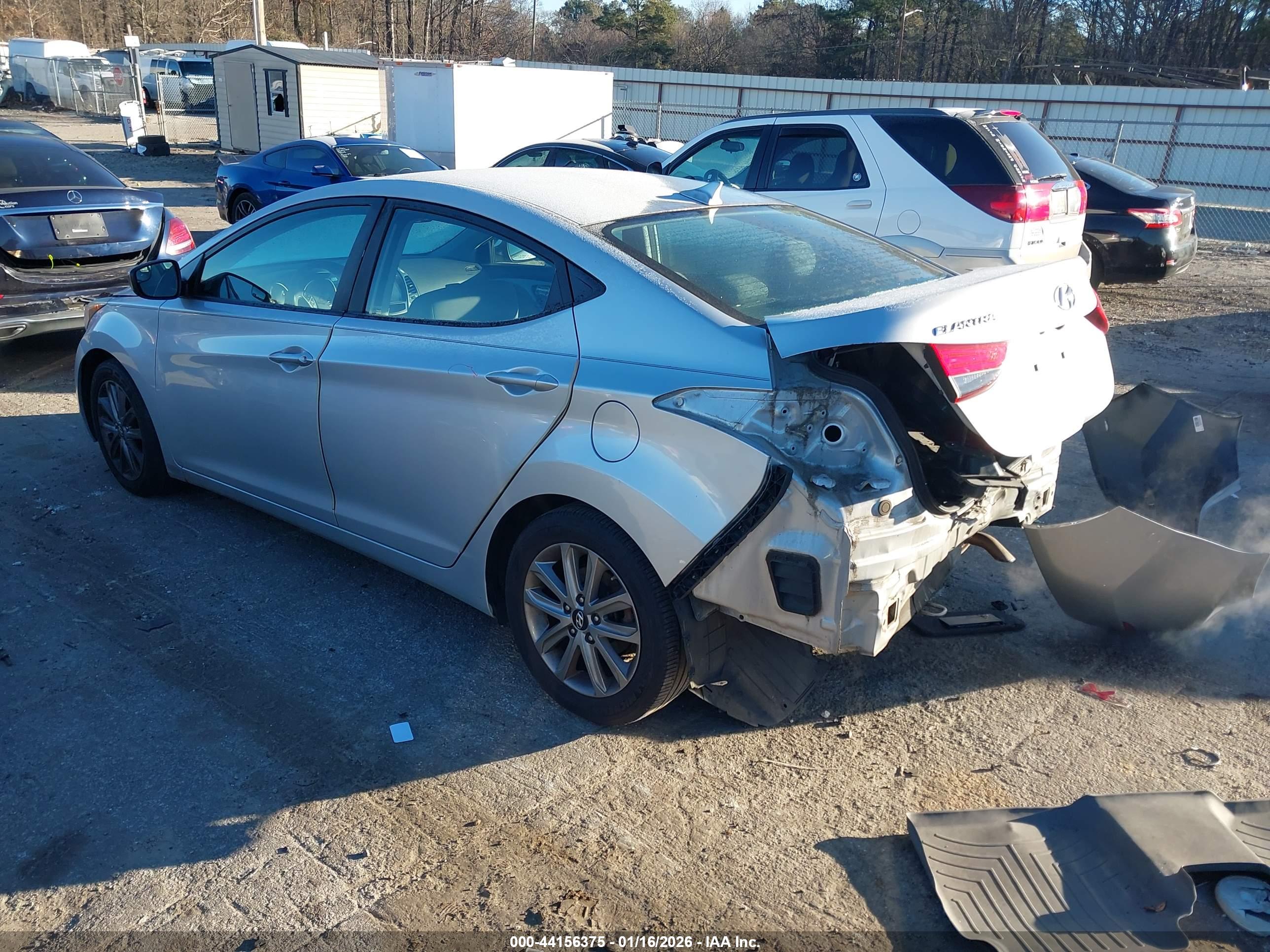 HYUNDAI ELANTRA image 3