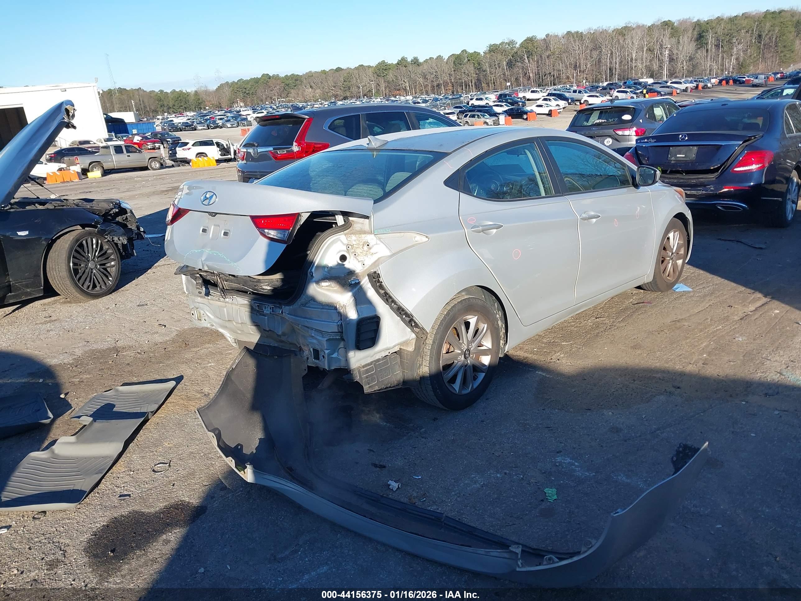 HYUNDAI ELANTRA image 4