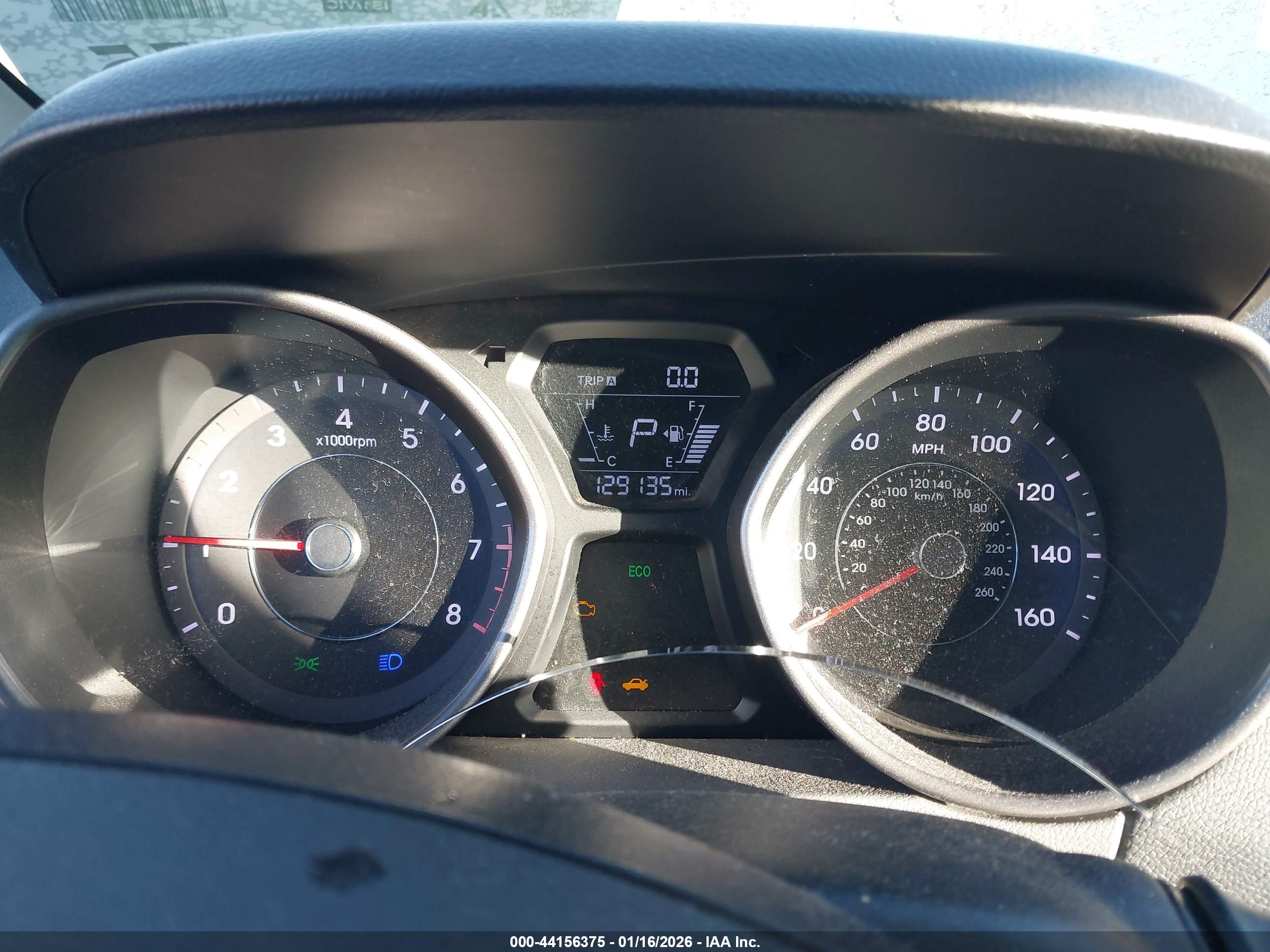 HYUNDAI ELANTRA image 7
