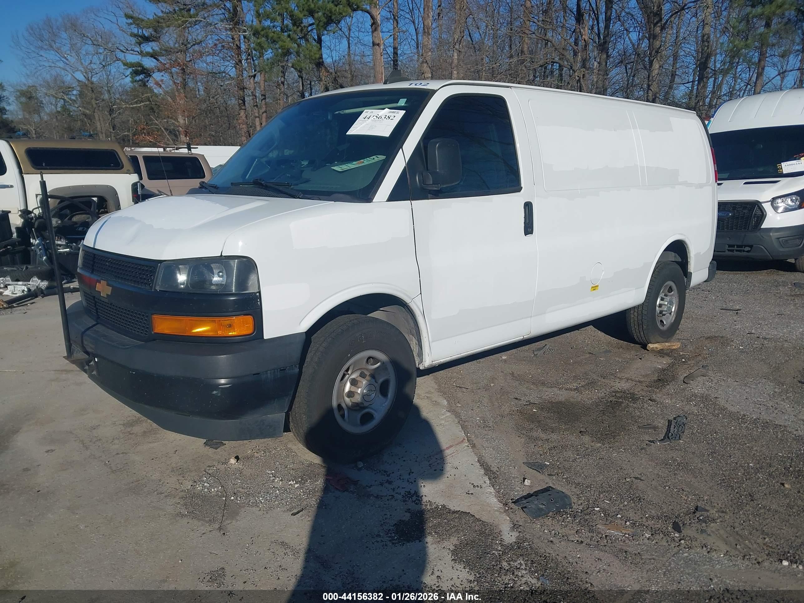 CHEVROLET EXPRESS image 2