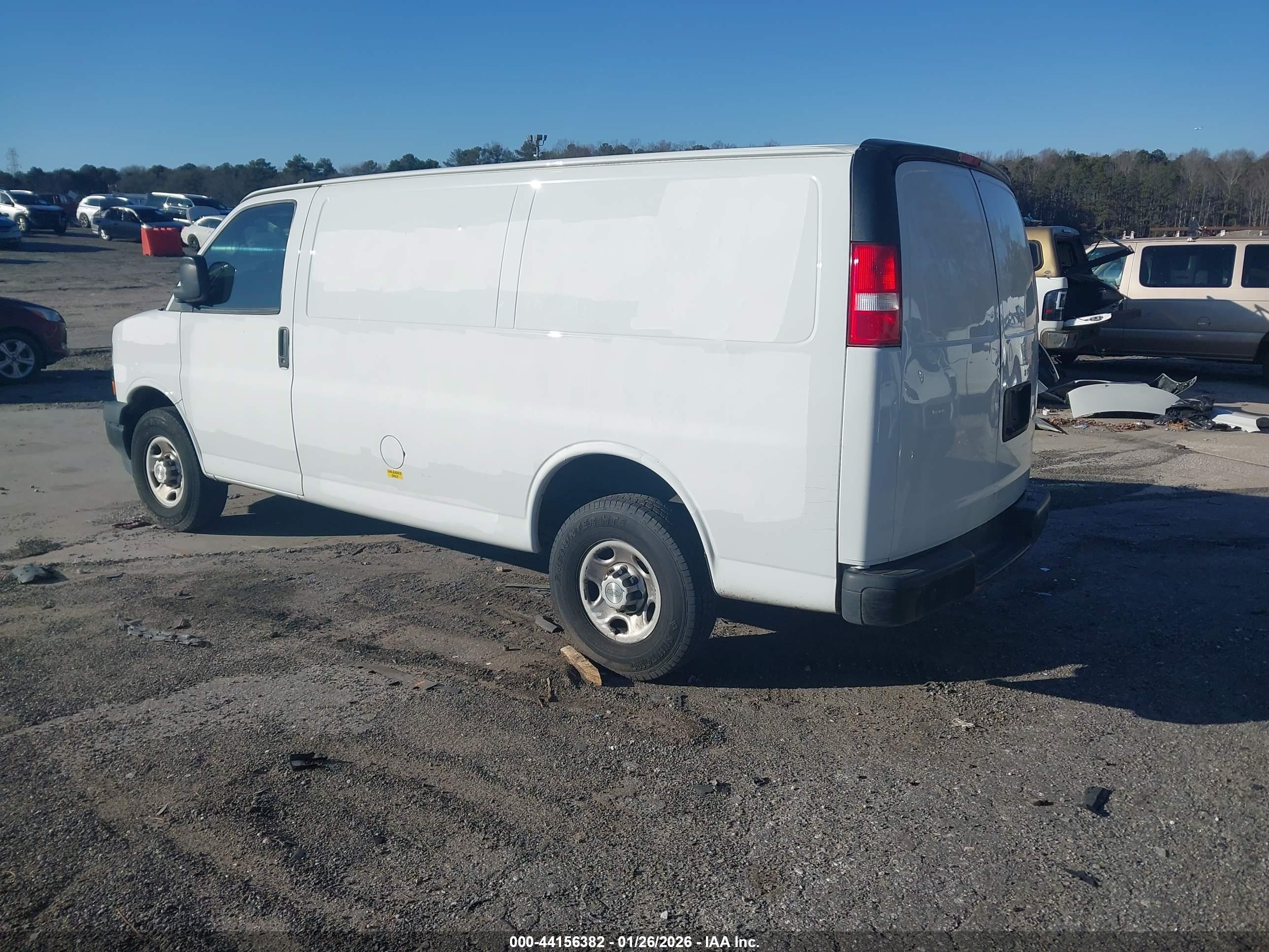 CHEVROLET EXPRESS image 3