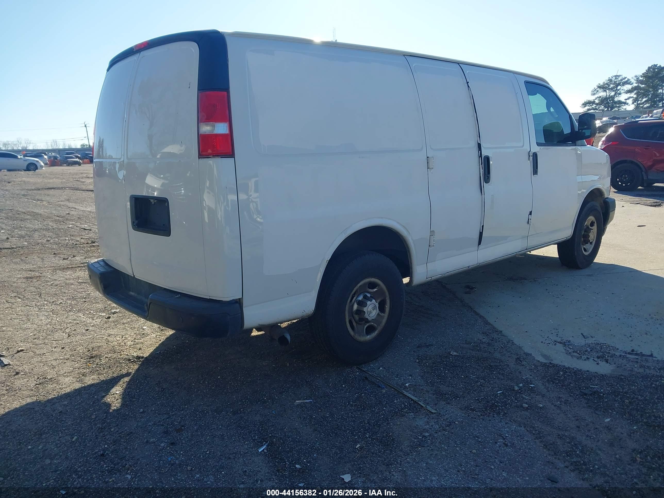 CHEVROLET EXPRESS image 4
