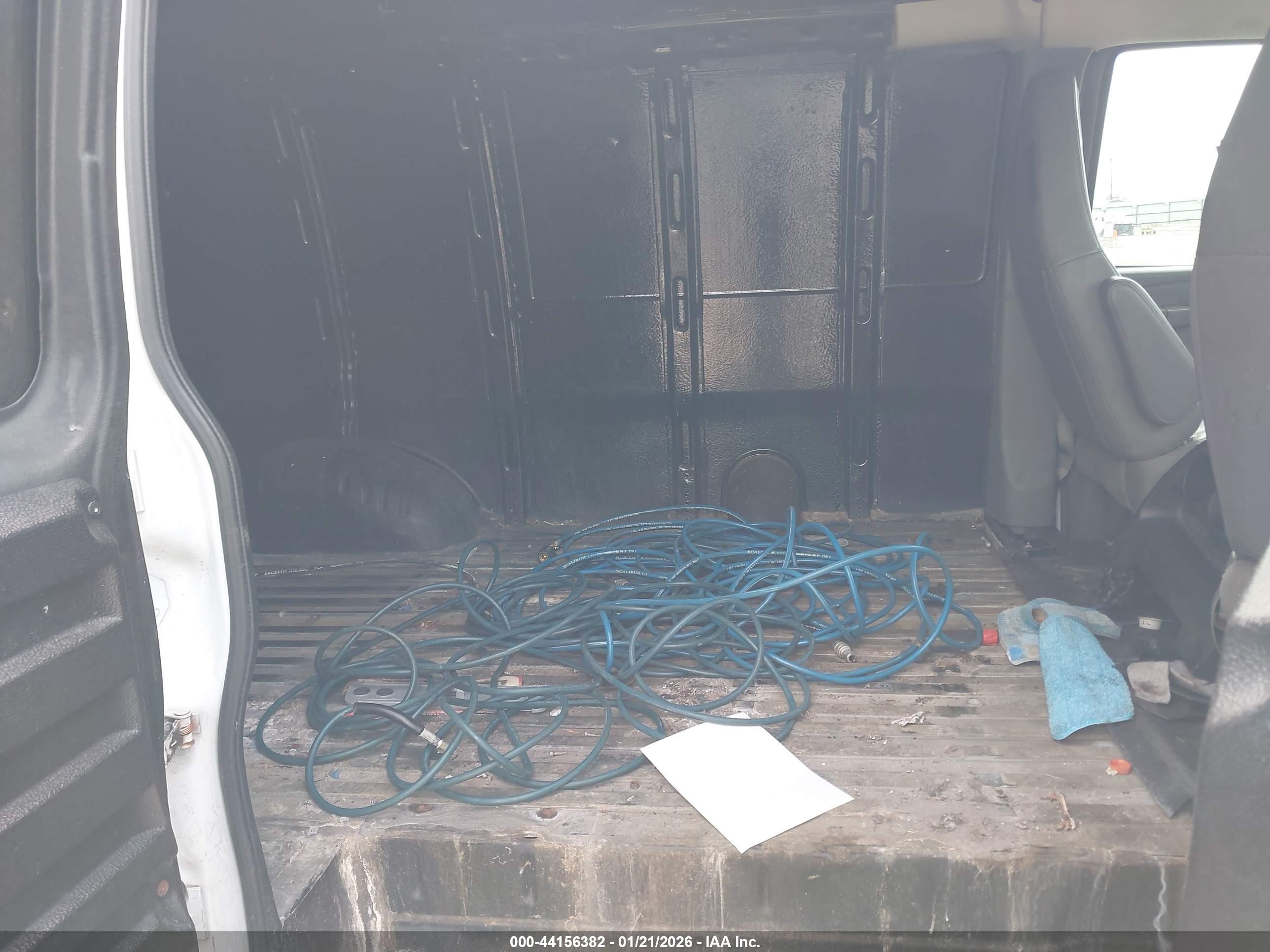 CHEVROLET EXPRESS image 8