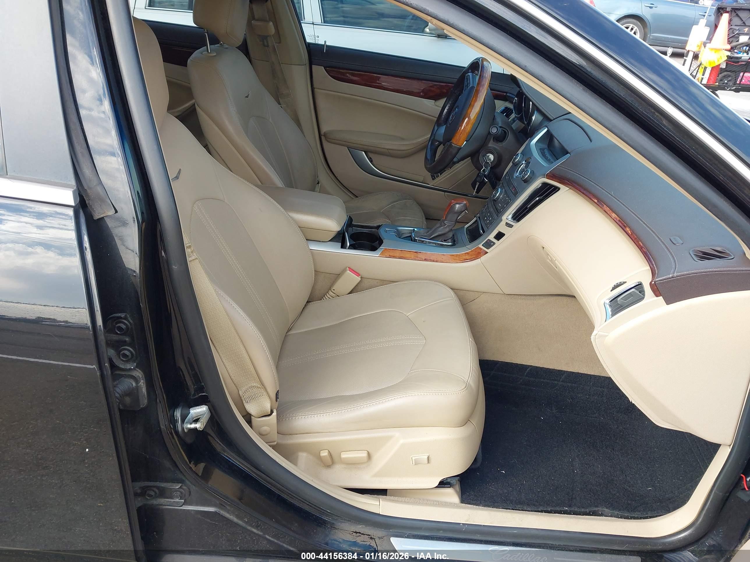 CADILLAC CTS image 5