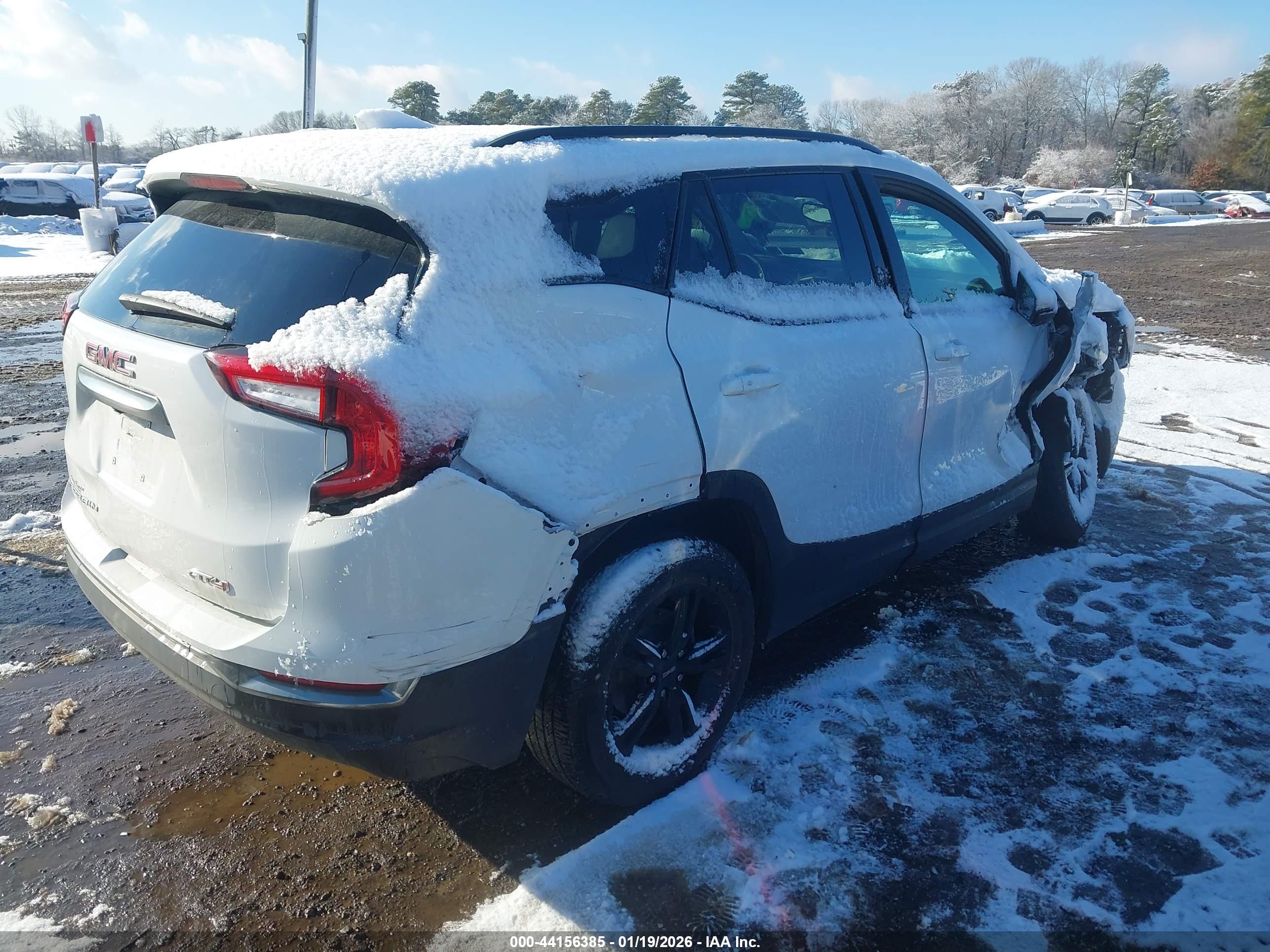 GMC TERRAIN image 4