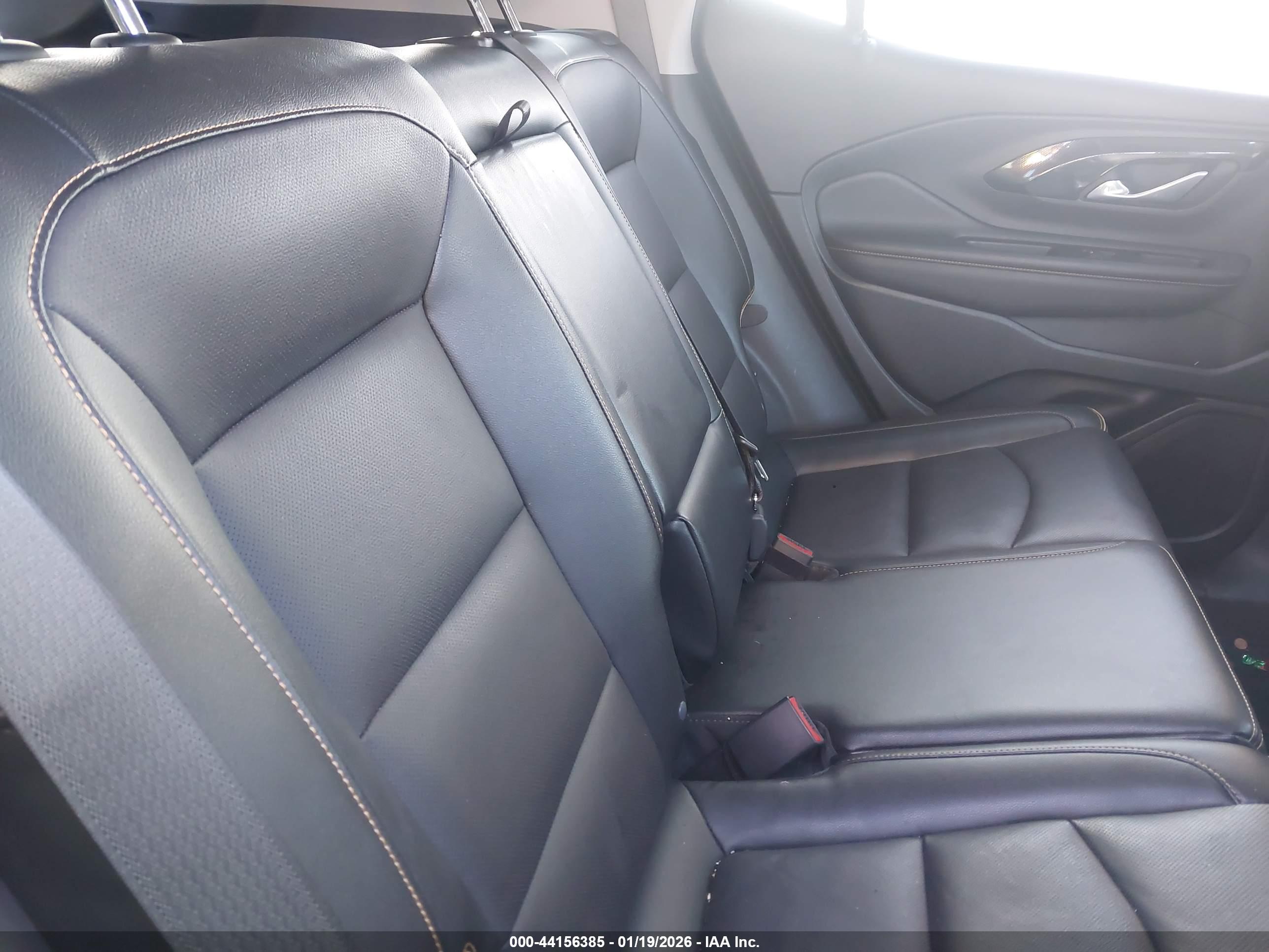 GMC TERRAIN image 8