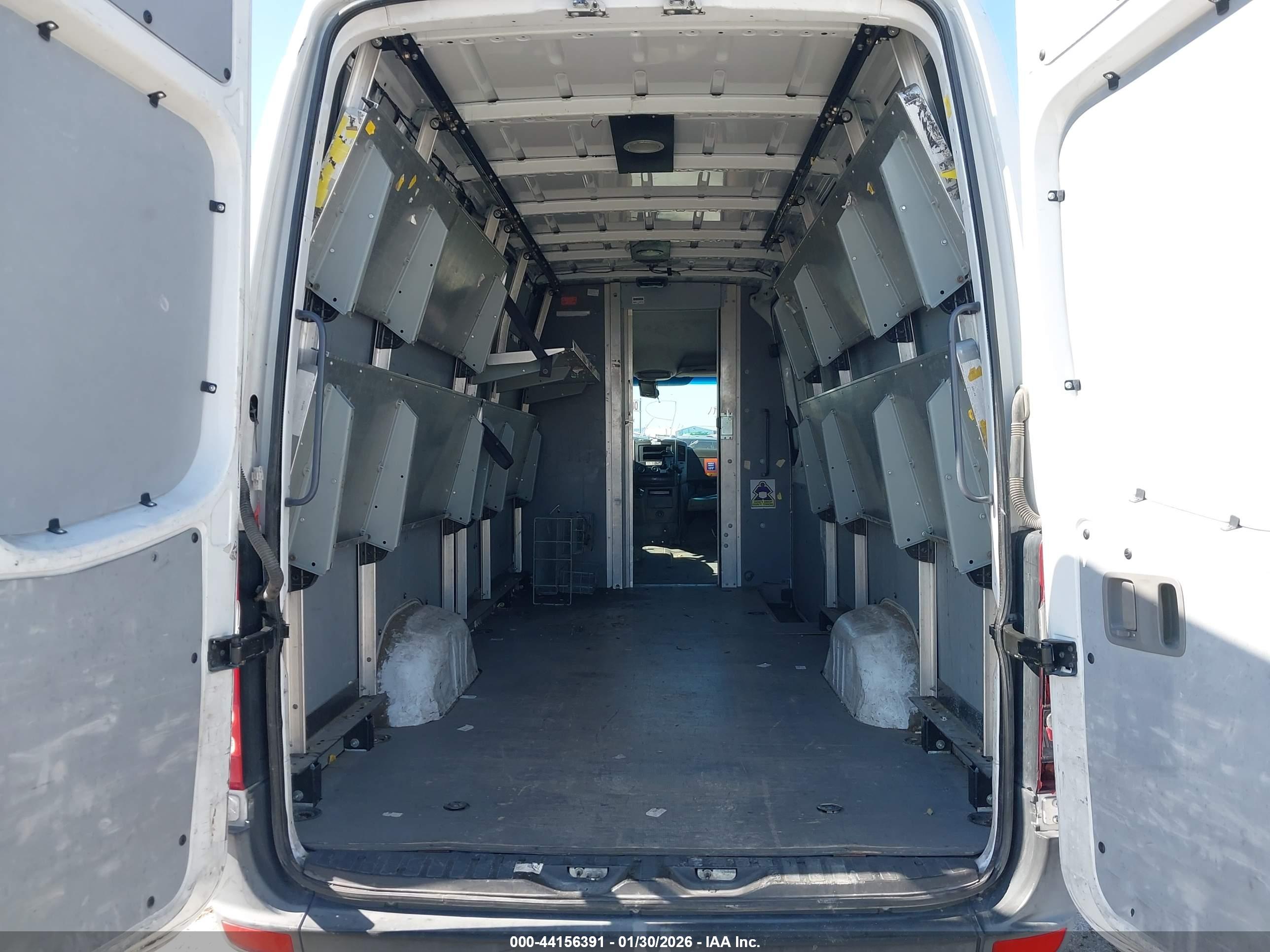 MERCEDES-BENZ SPRINTER image 8