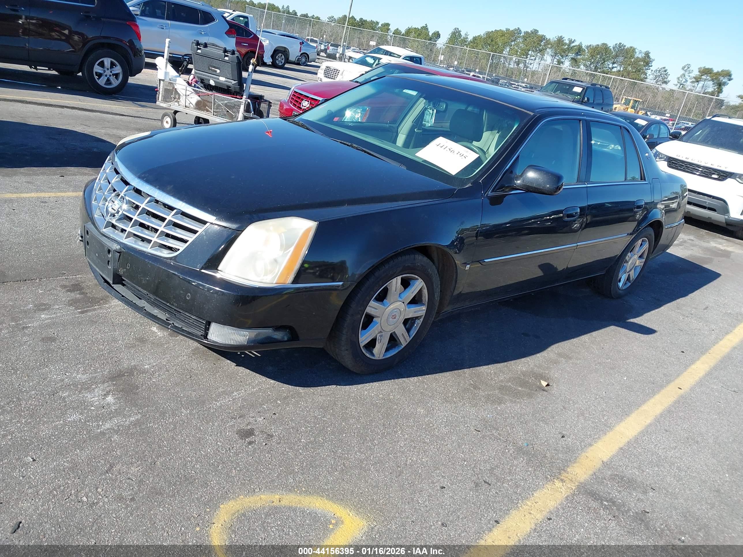 CADILLAC DTS image 2