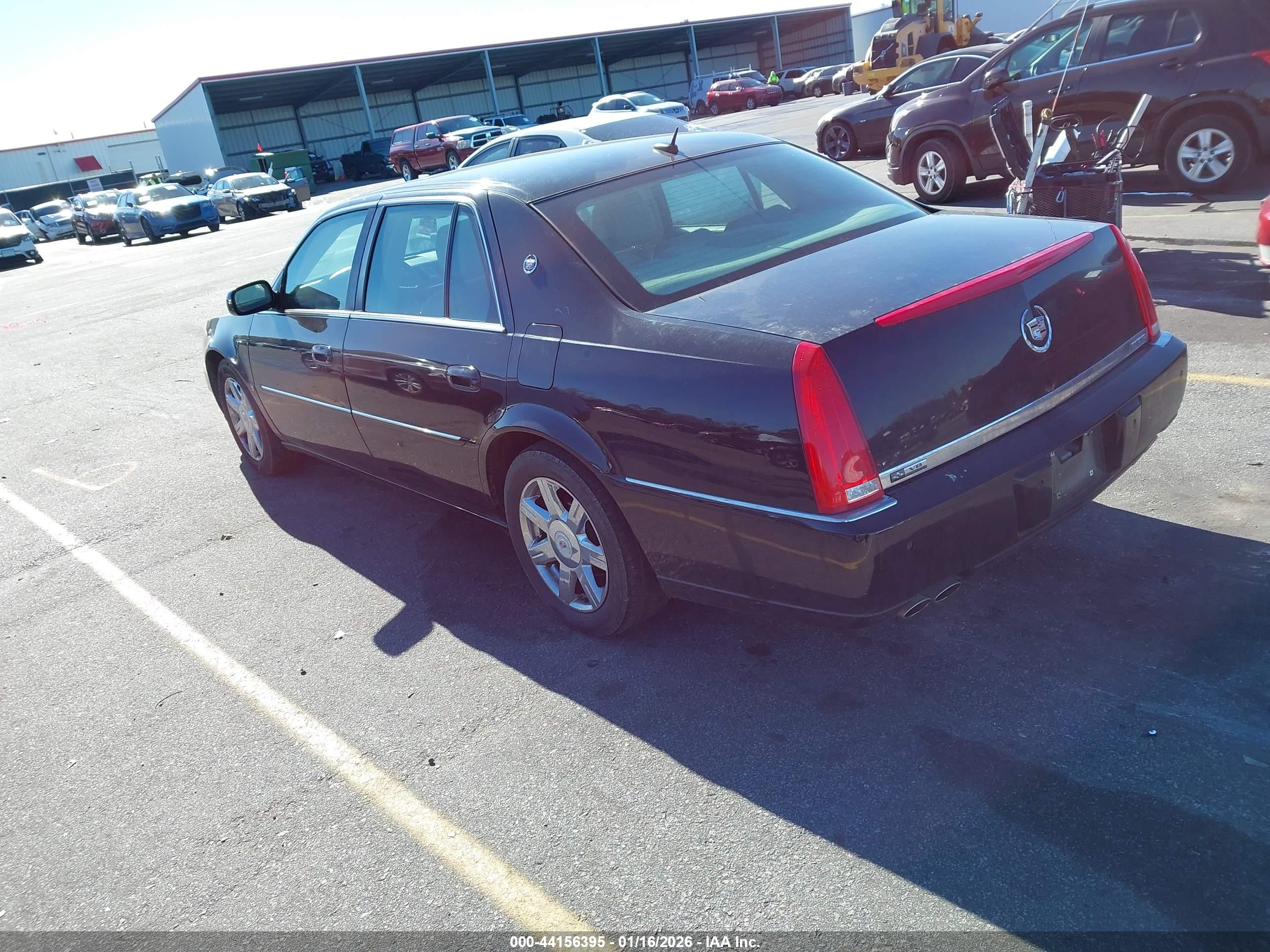CADILLAC DTS image 3